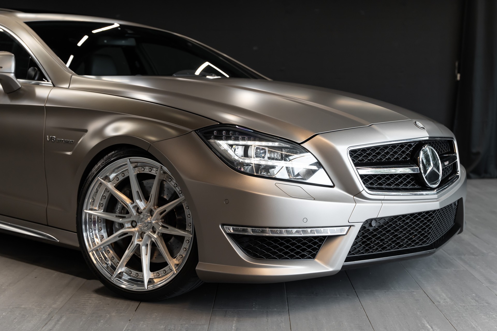 MERCEDES-BENZ CLS 63 AMG Speedshift MCT / Manganitgrau SHAPE / Grail Anlage / Sitzkühlung / Schiebedach / Dach Alcantara / Leder designo-image-1