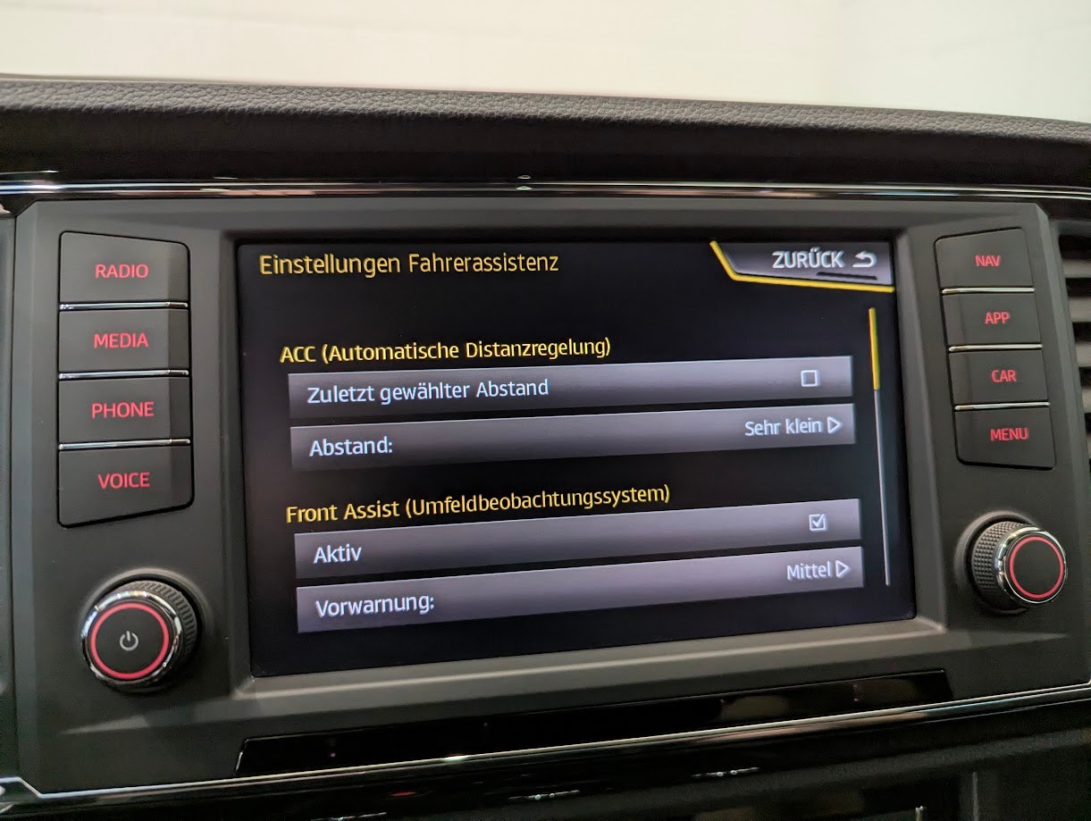 SEAT Ateca*1.HAND CH-AUTO FRISCH AB MFK+SERVICE+12MT GAR AHK 1'900KG 360CAM PANO*-image-16