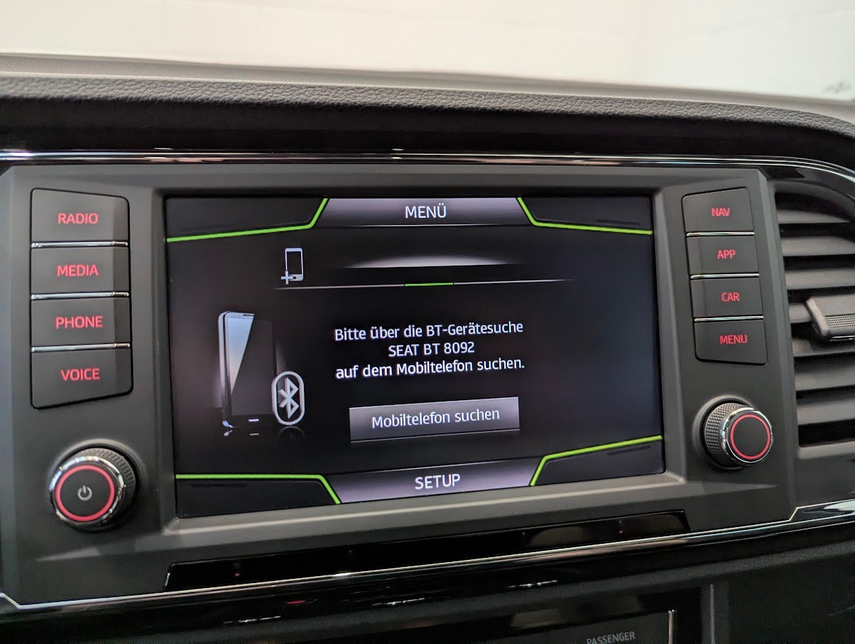 SEAT Ateca*1.HAND CH-AUTO FRISCH AB MFK+SERVICE+12MT GAR AHK 1'900KG 360CAM PANO*-image-11