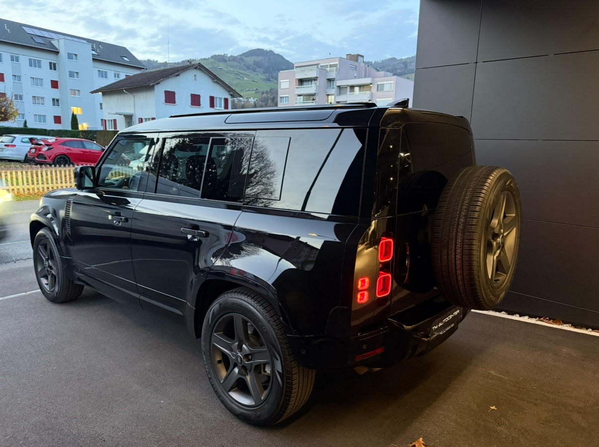LAND ROVER Defender 110 3.0 D I6 300 X-Dynamic SE AWD AT8-image-2