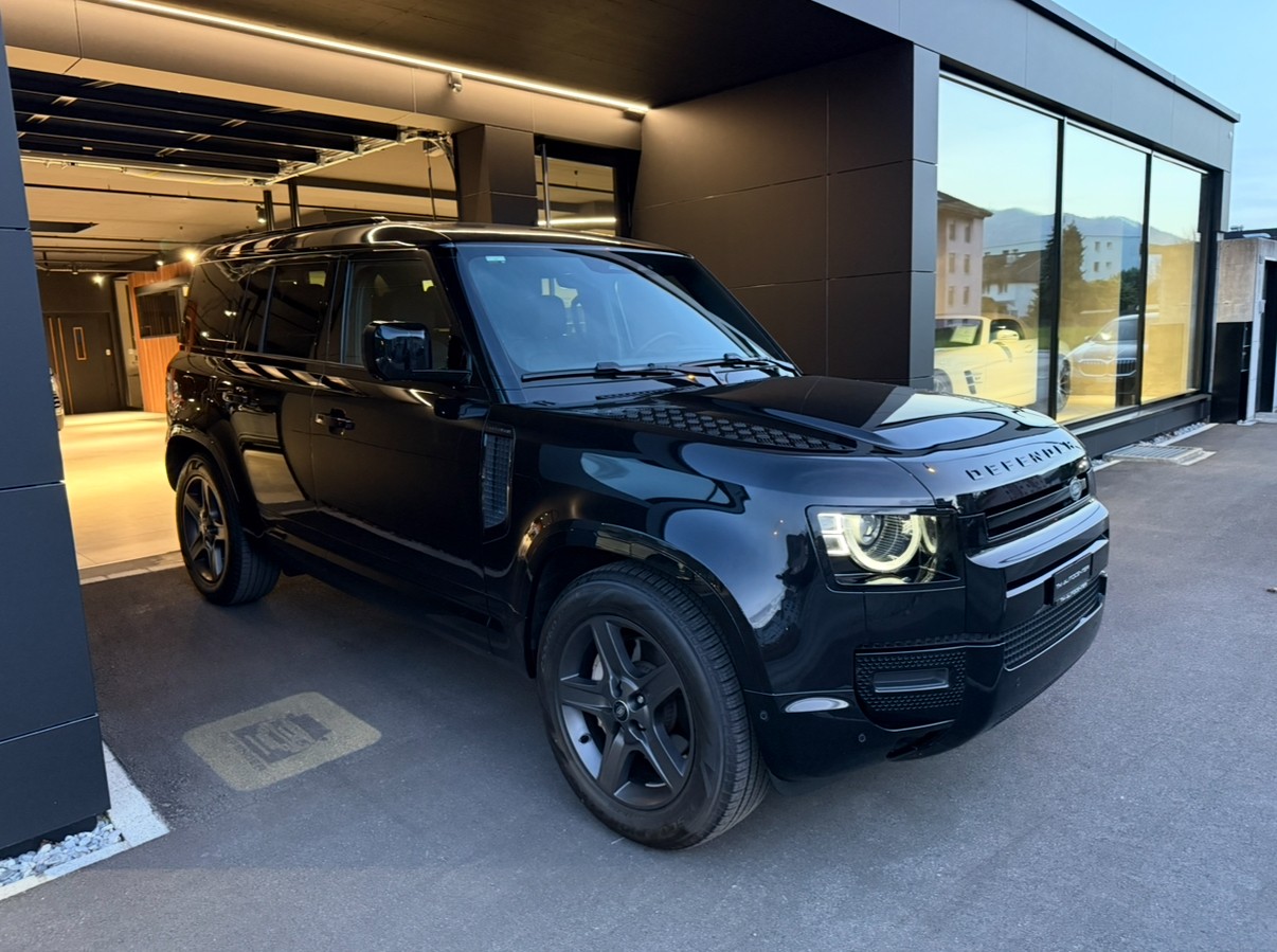 LAND ROVER Defender 110 3.0 D I6 300 X-Dynamic SE AWD AT8-image-1