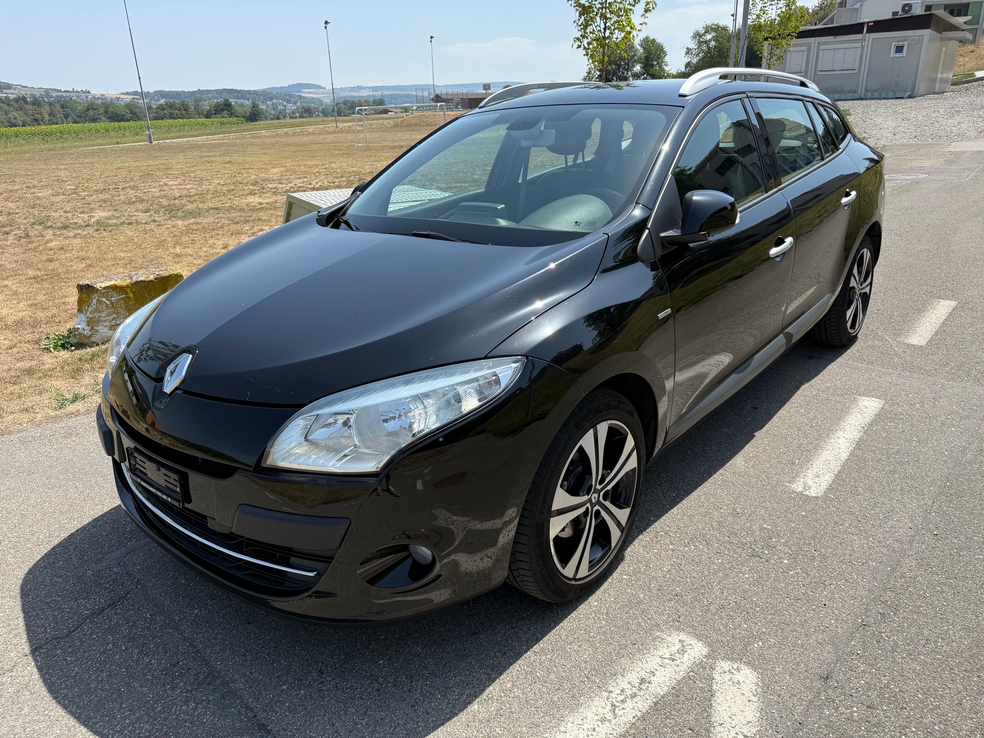 RENAULT Mégane Grandtour 1.4 16V Turbo Bose-image-0