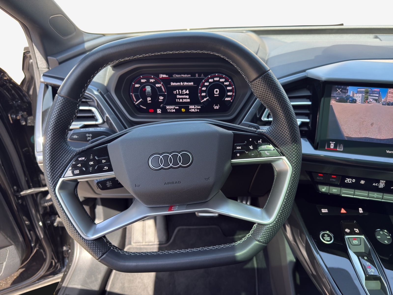 AUDI Q4 e-tron 50 quattro-image-9
