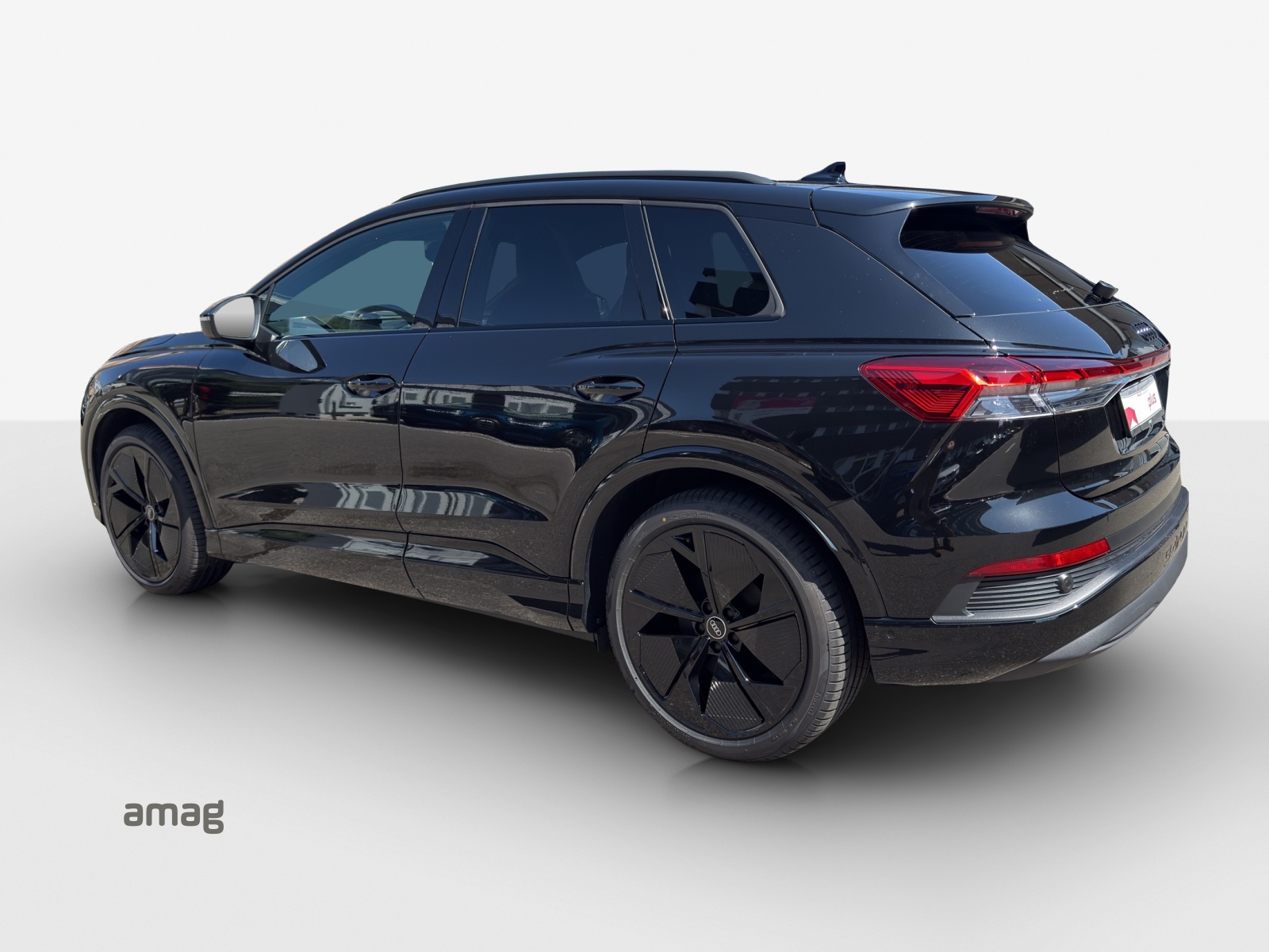 AUDI Q4 e-tron 50 quattro-image-2