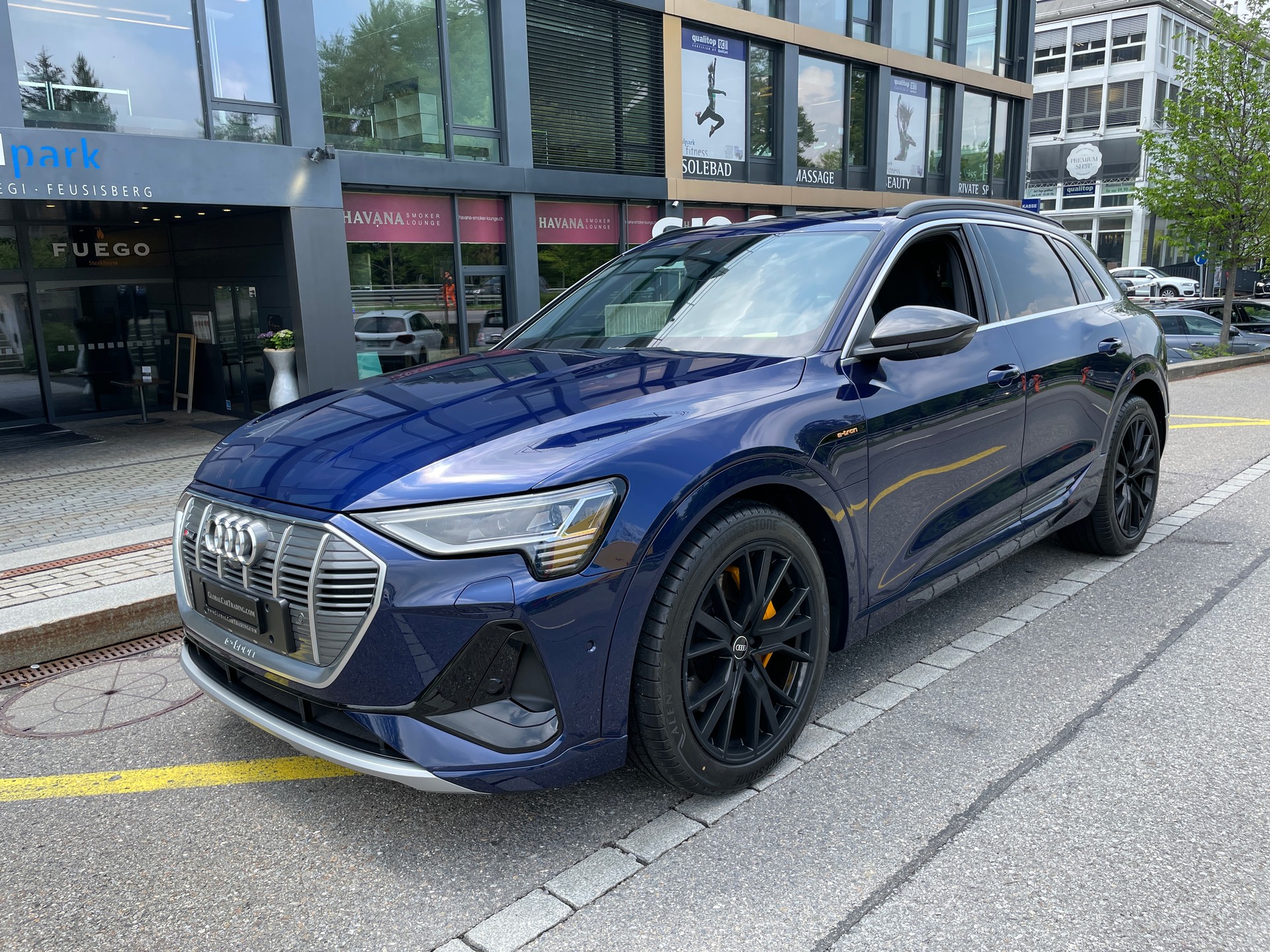 AUDI e-tron 55 S Line quattro-image-0