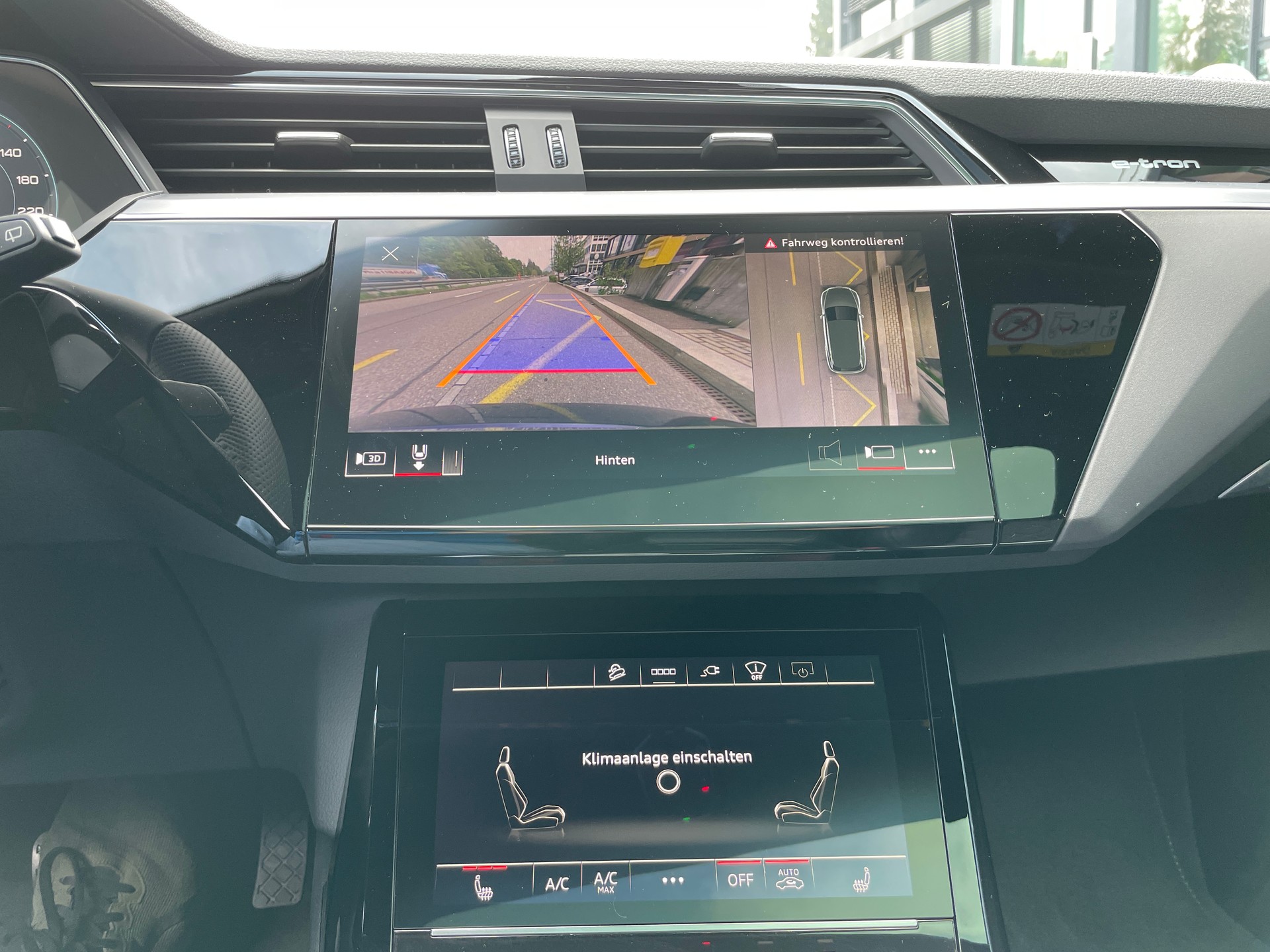 AUDI e-tron 55 S Line quattro-image-22