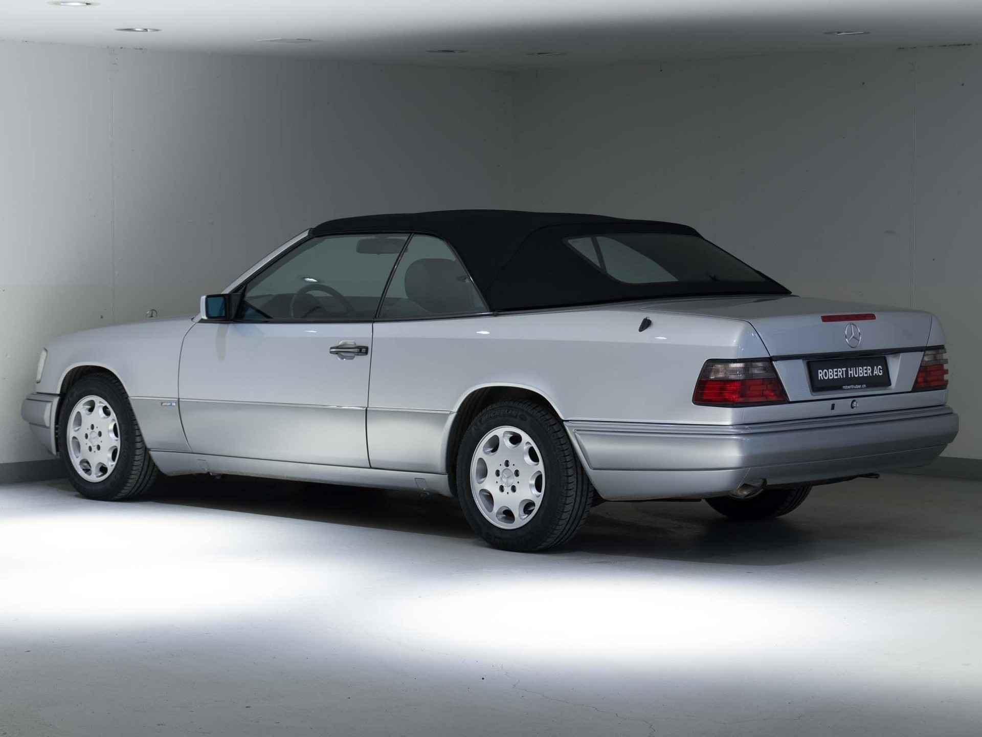 MERCEDES-BENZ E 220 Cabriolet-image-5