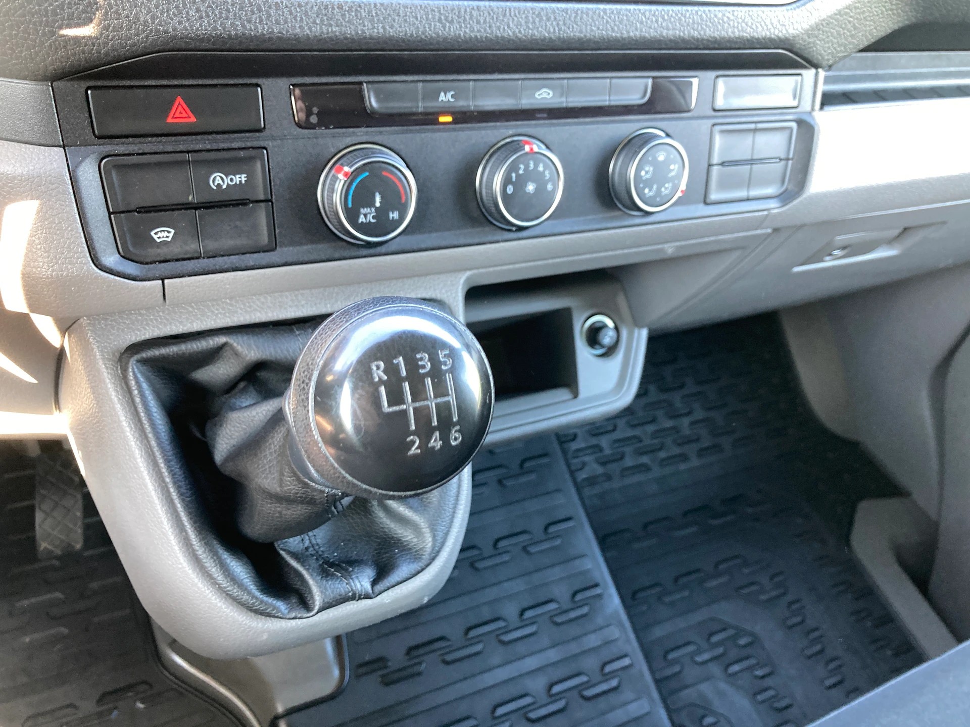 VW Crafter 35 2.0 BiTDI L3 **Kasten mit Hebebühne**-image-13