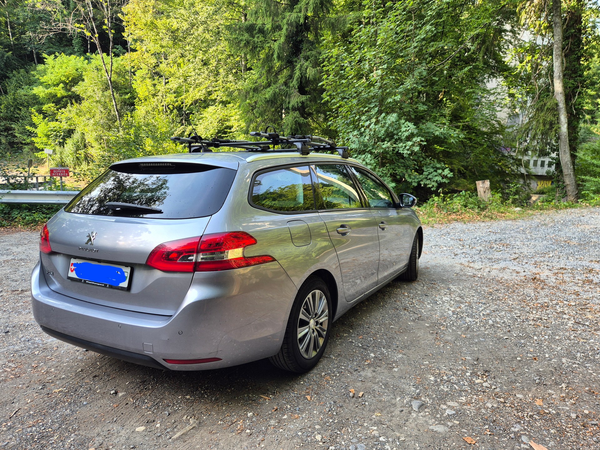 PEUGEOT 308 SW 1.2 PureTech Active-image-1