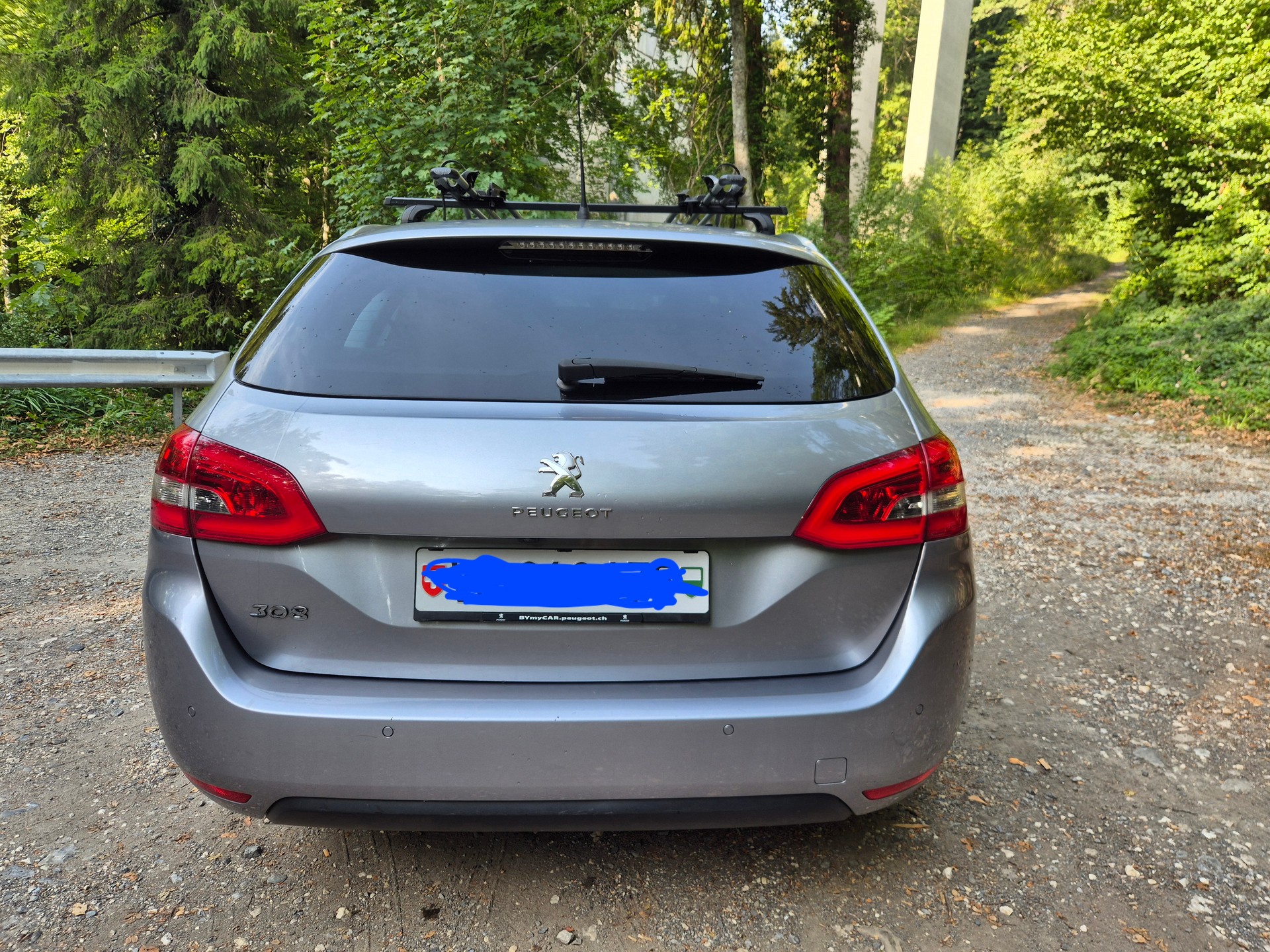 PEUGEOT 308 SW 1.2 PureTech Active-image-2
