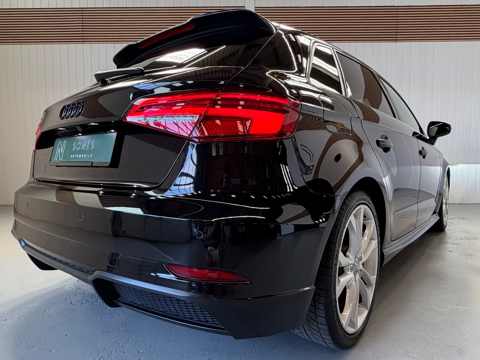 AUDI A3 Sportback 35 TFSI Sport S-tronic S-Line frisch ab MFK-image-16