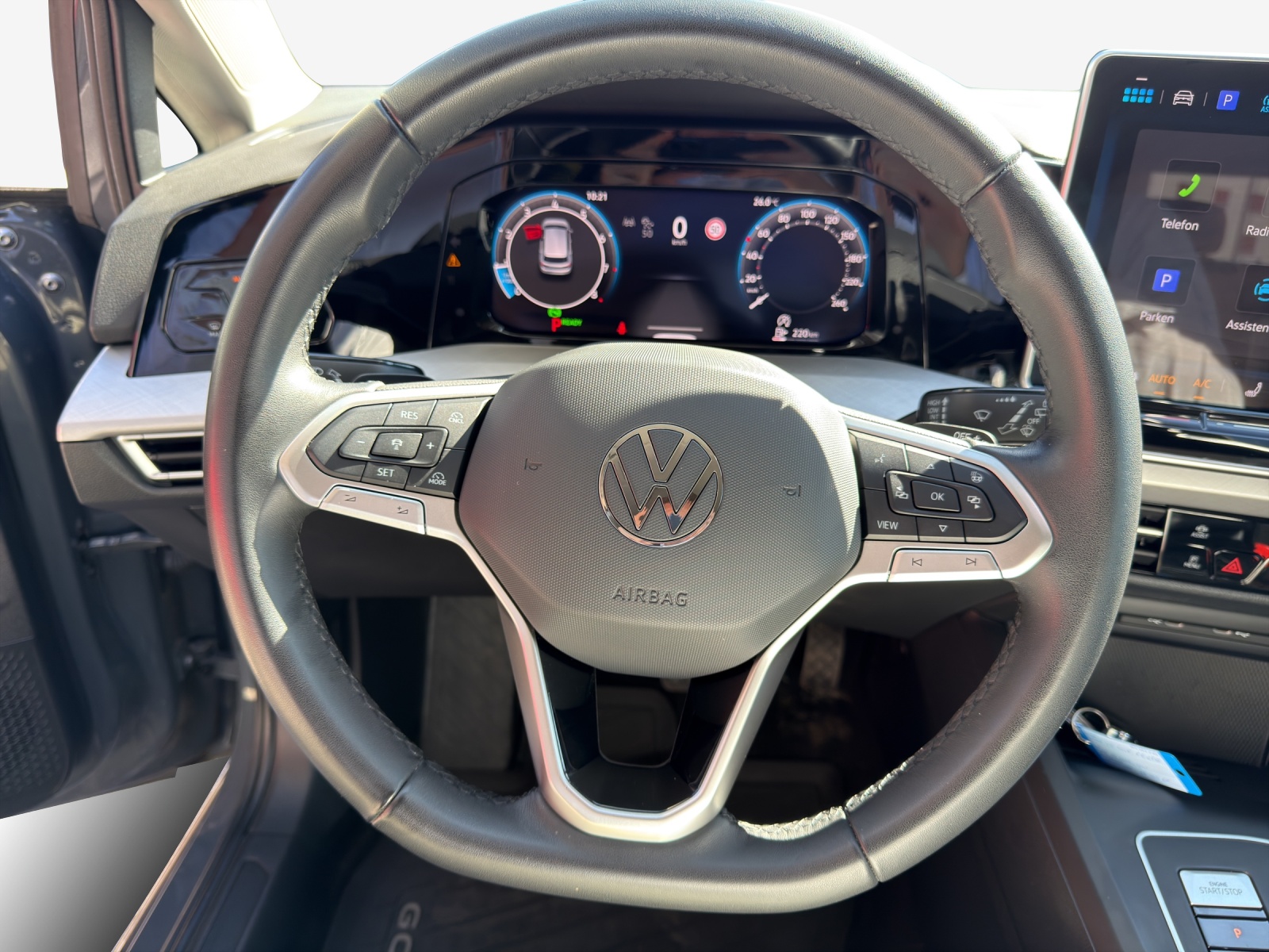 VW Golf 1.5 e TSI mHEV United DSG-image-8