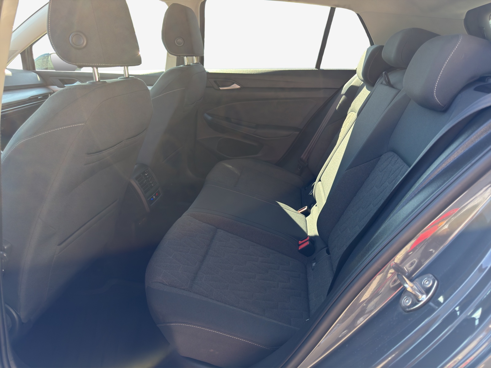 VW Golf 1.5 e TSI mHEV United DSG-image-11
