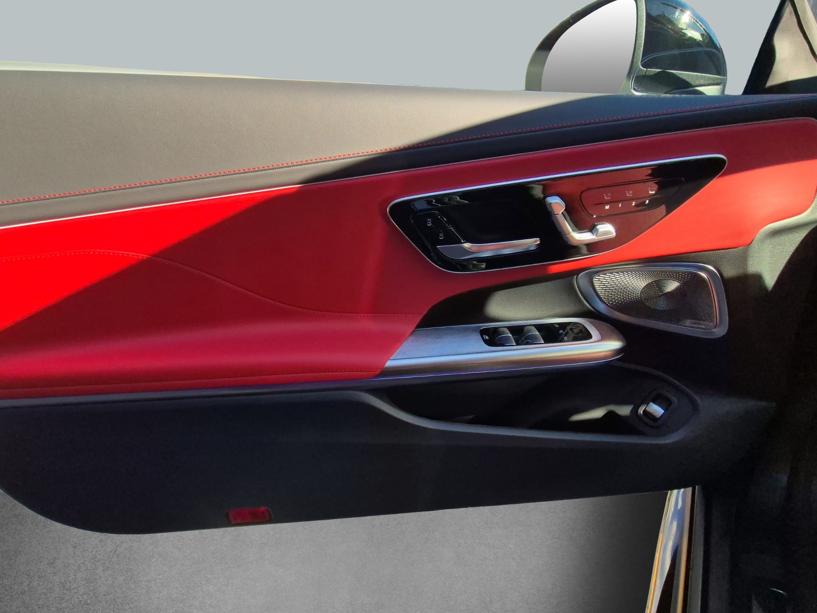 MERCEDES-BENZ CLE AMG 53 Cabrio 4Matic+ 9G-Tronic-image-17