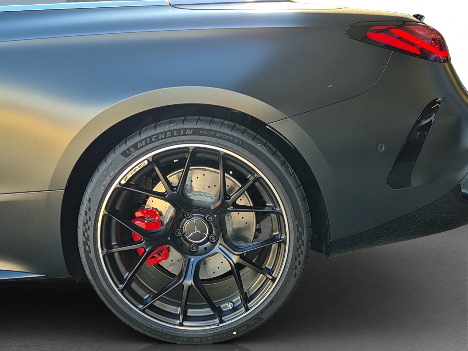 MERCEDES-BENZ CLE AMG 53 Cabrio 4Matic+ 9G-Tronic-image-22