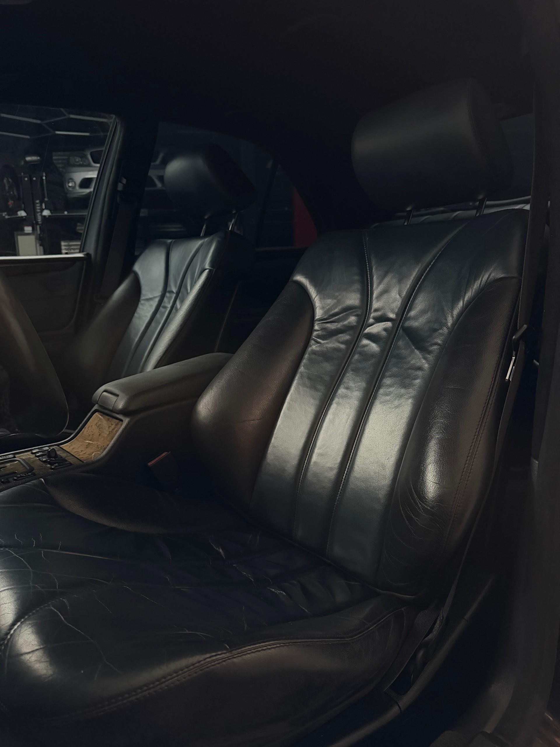 MERCEDES-BENZ E 55 AMG Avantgarde Automatic-image-4