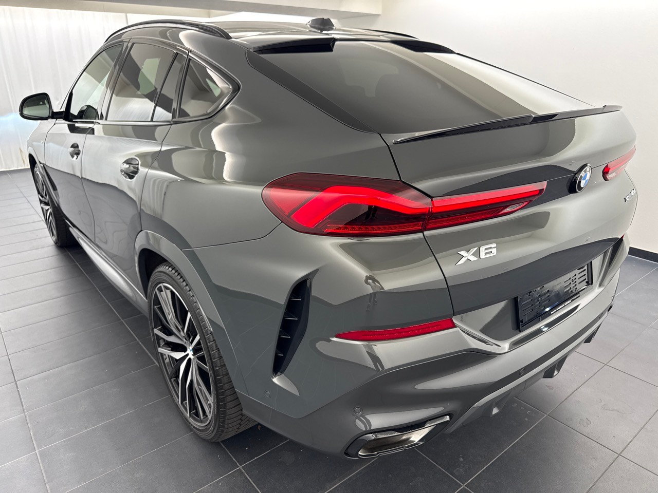 BMW X6 xDrive 48V 40d MSportPro '' inkl. AHK & Standheizung''-image-1