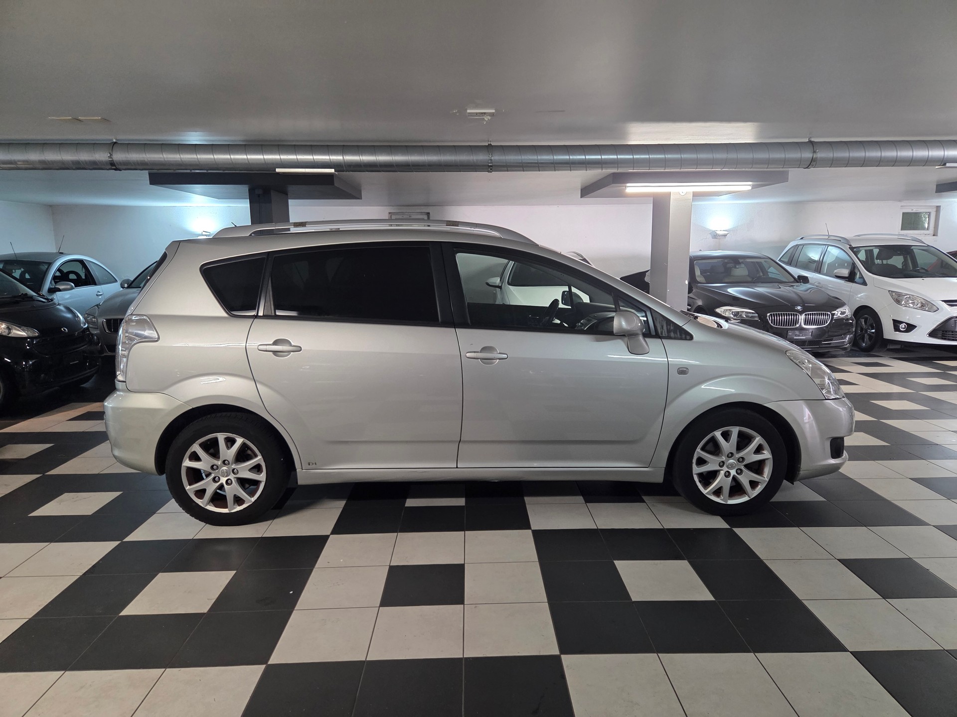 TOYOTA Corolla Verso 2.2 D-4D Linea Terra-image-4
