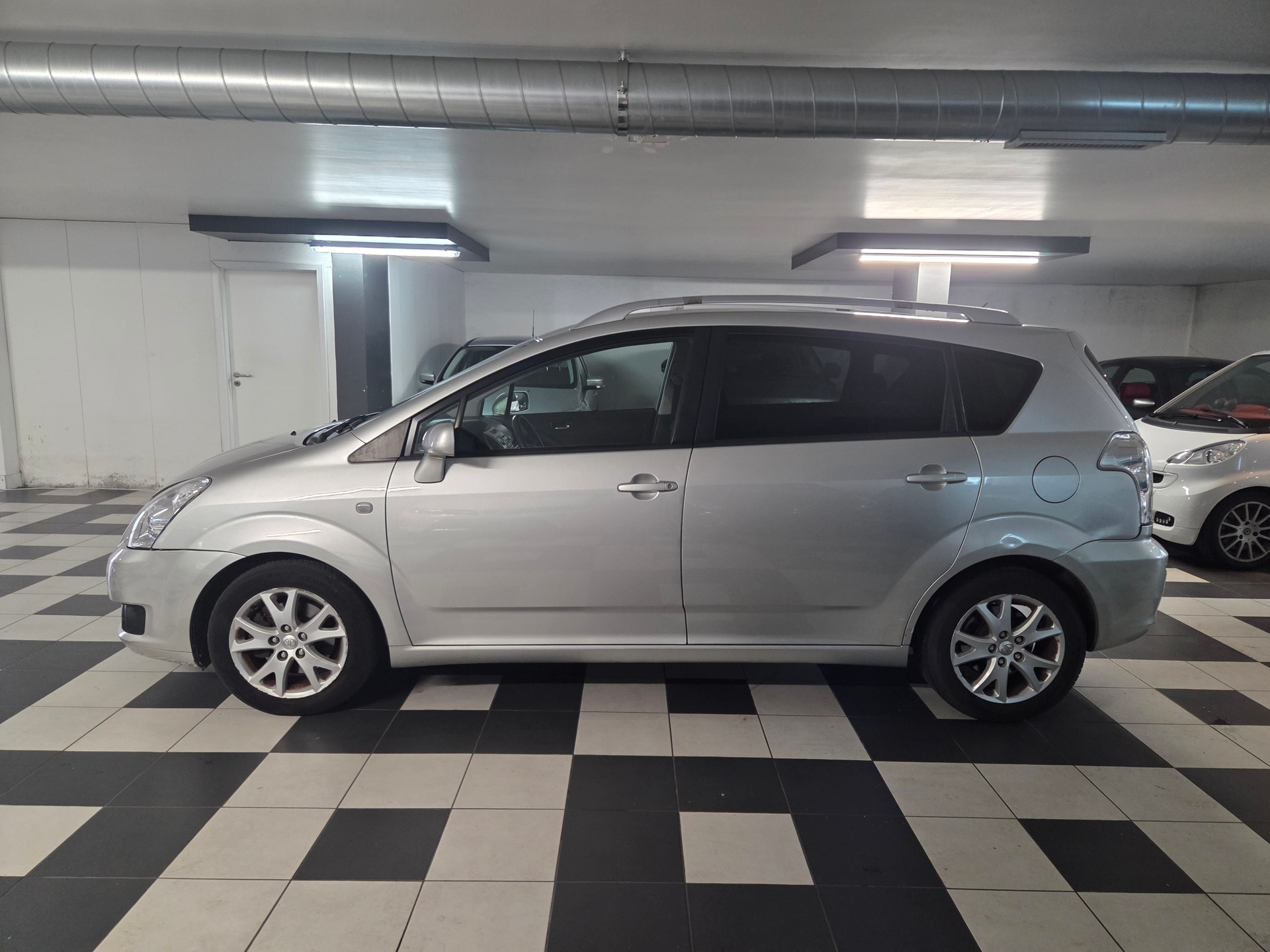 TOYOTA Corolla Verso 2.2 D-4D Linea Terra-image-1