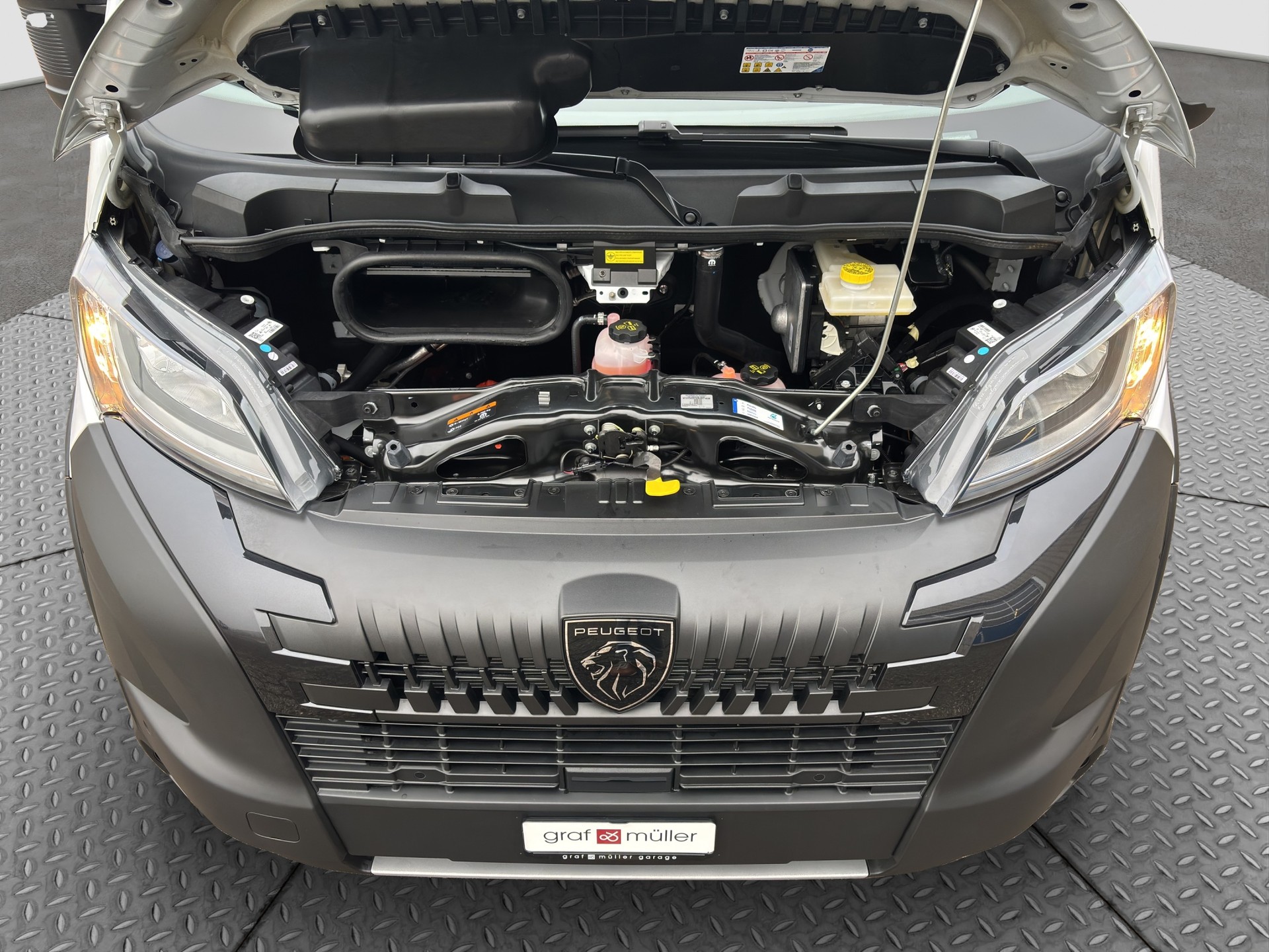 PEUGEOT e-Boxer 280 110kWh 435 L3H2-image-19