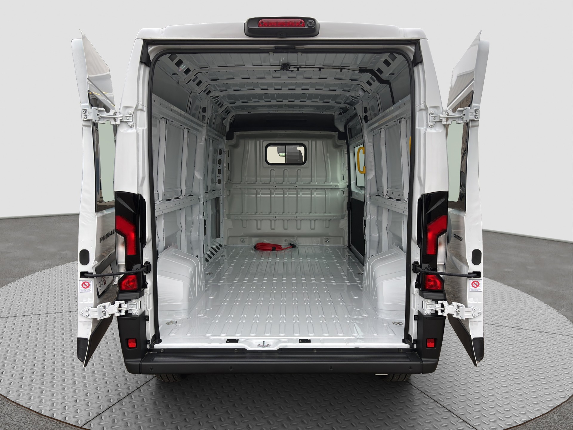 PEUGEOT e-Boxer 280 110kWh 435 L3H2-image-15