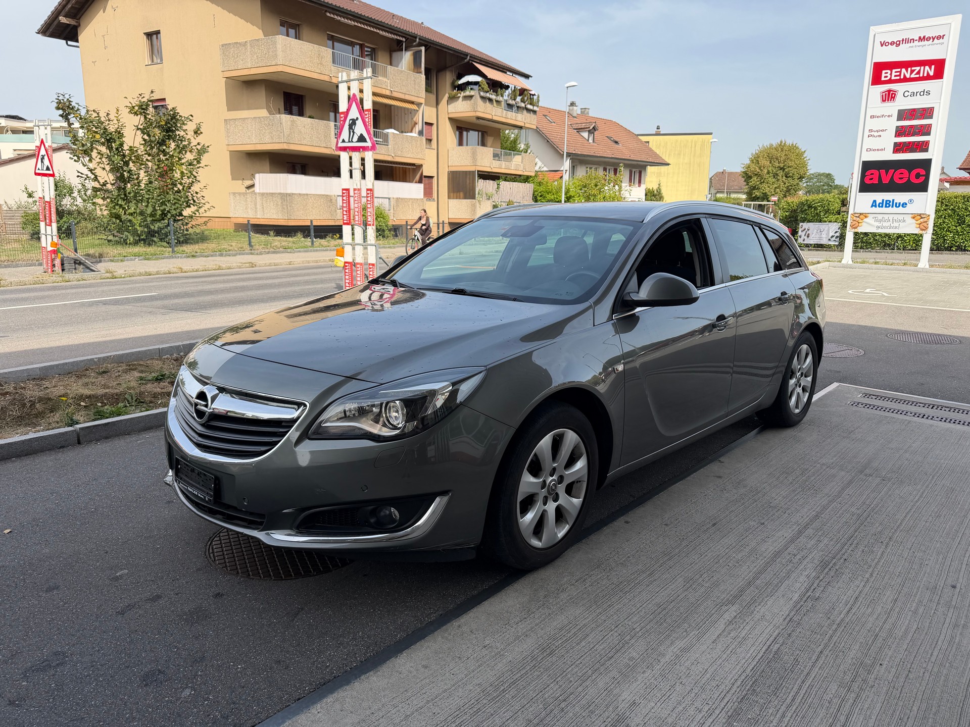 OPEL Insignia Sports Tourer 1.6 CDTI Edition Automatic-frisch ab Mfk-image-2