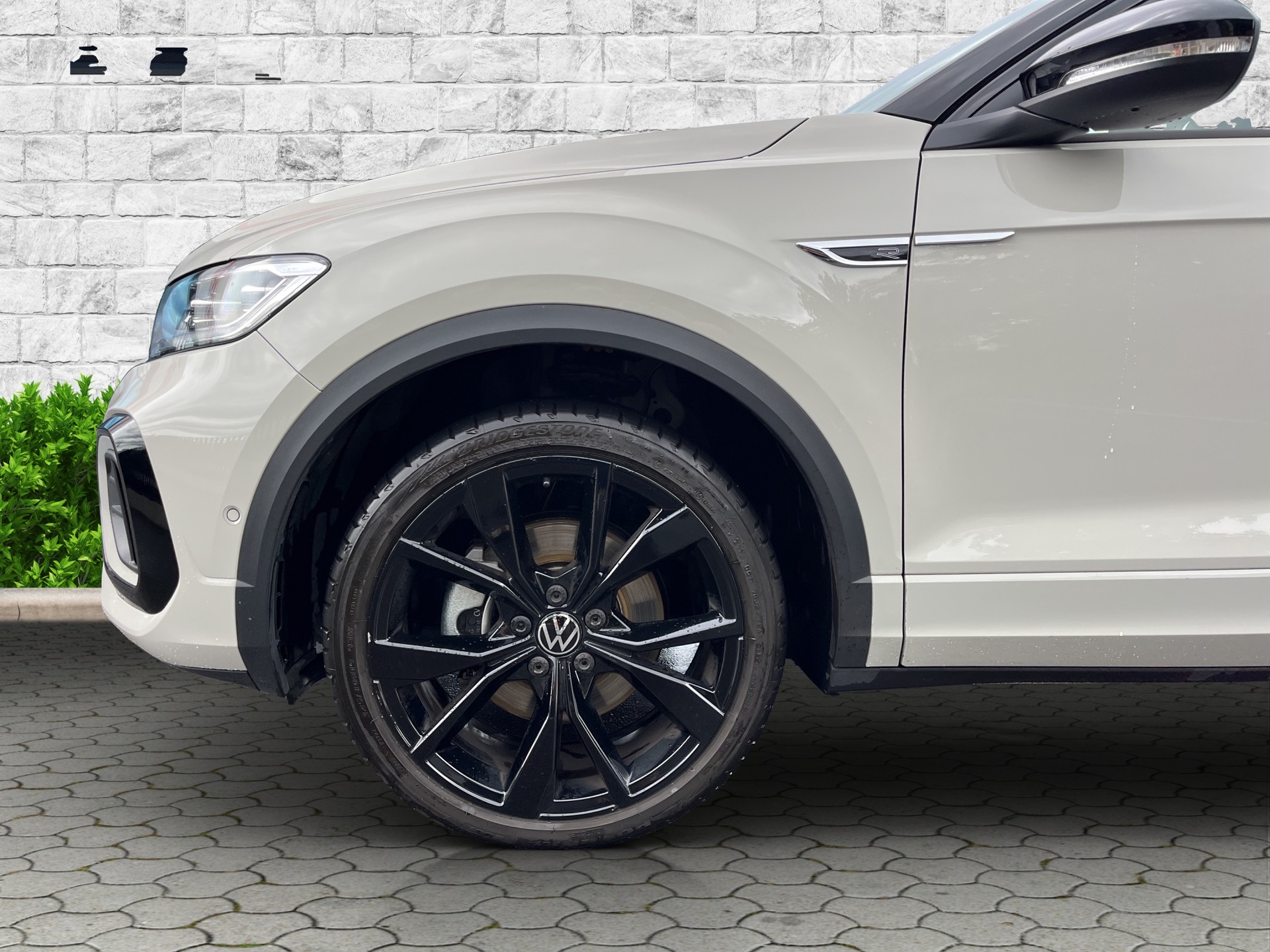VW T-Roc 2.0 TSI R-Line DSG 4Motion-image-8