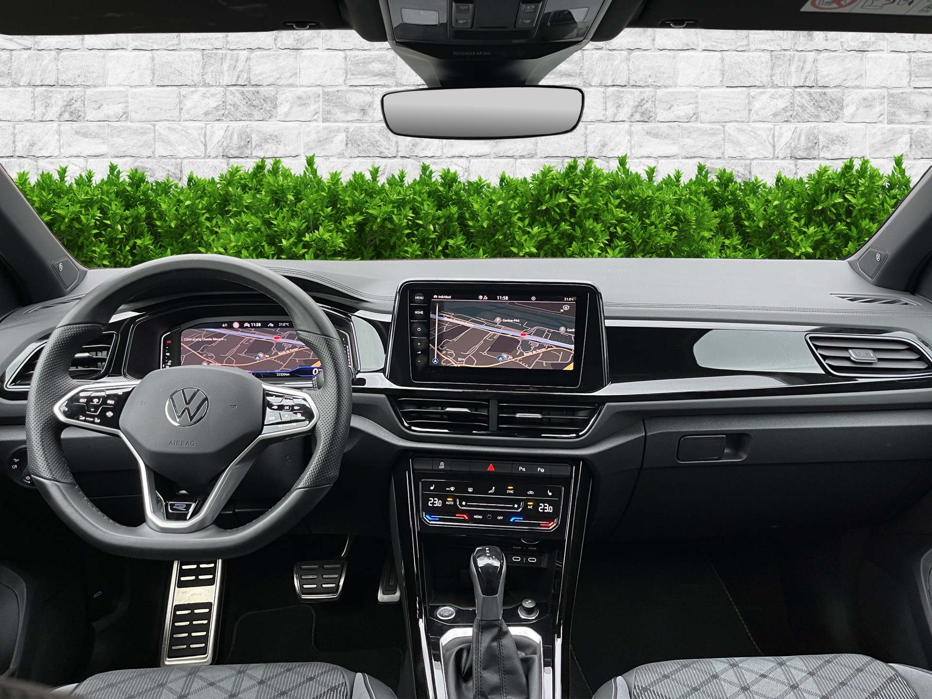 VW T-Roc 2.0 TSI R-Line DSG 4Motion-image-9