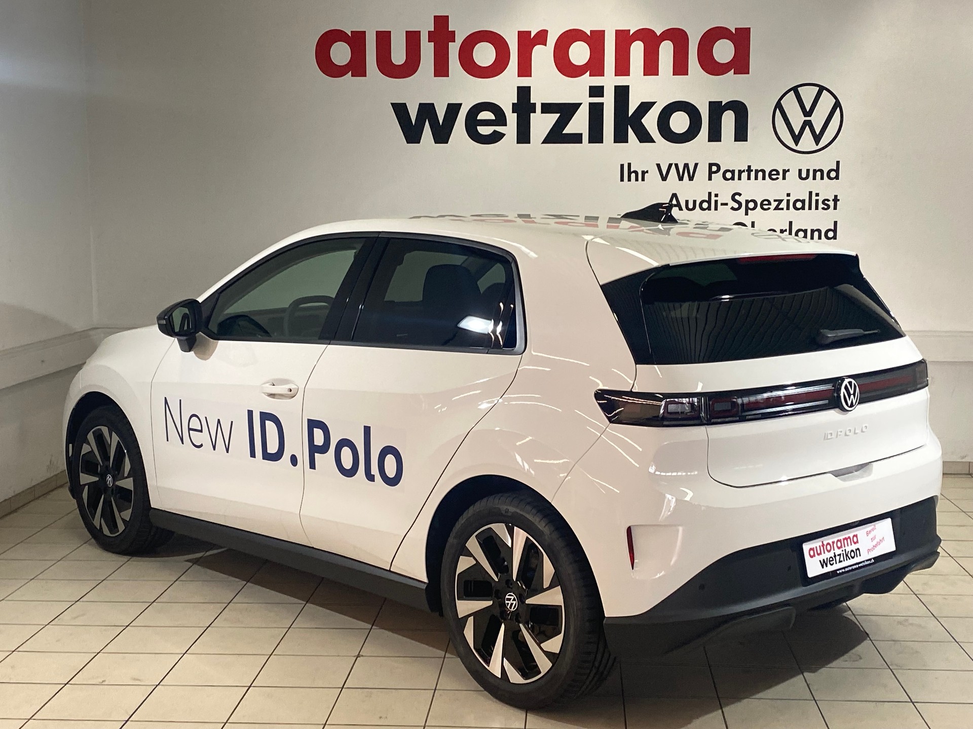 VW ID.Polo 52 kWh Life Edition One-image-2