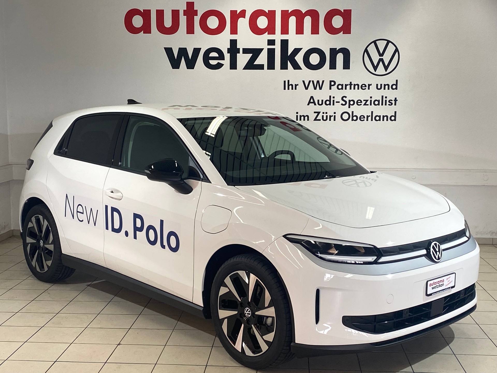VW ID.Polo 52 kWh Life Edition One-image-0
