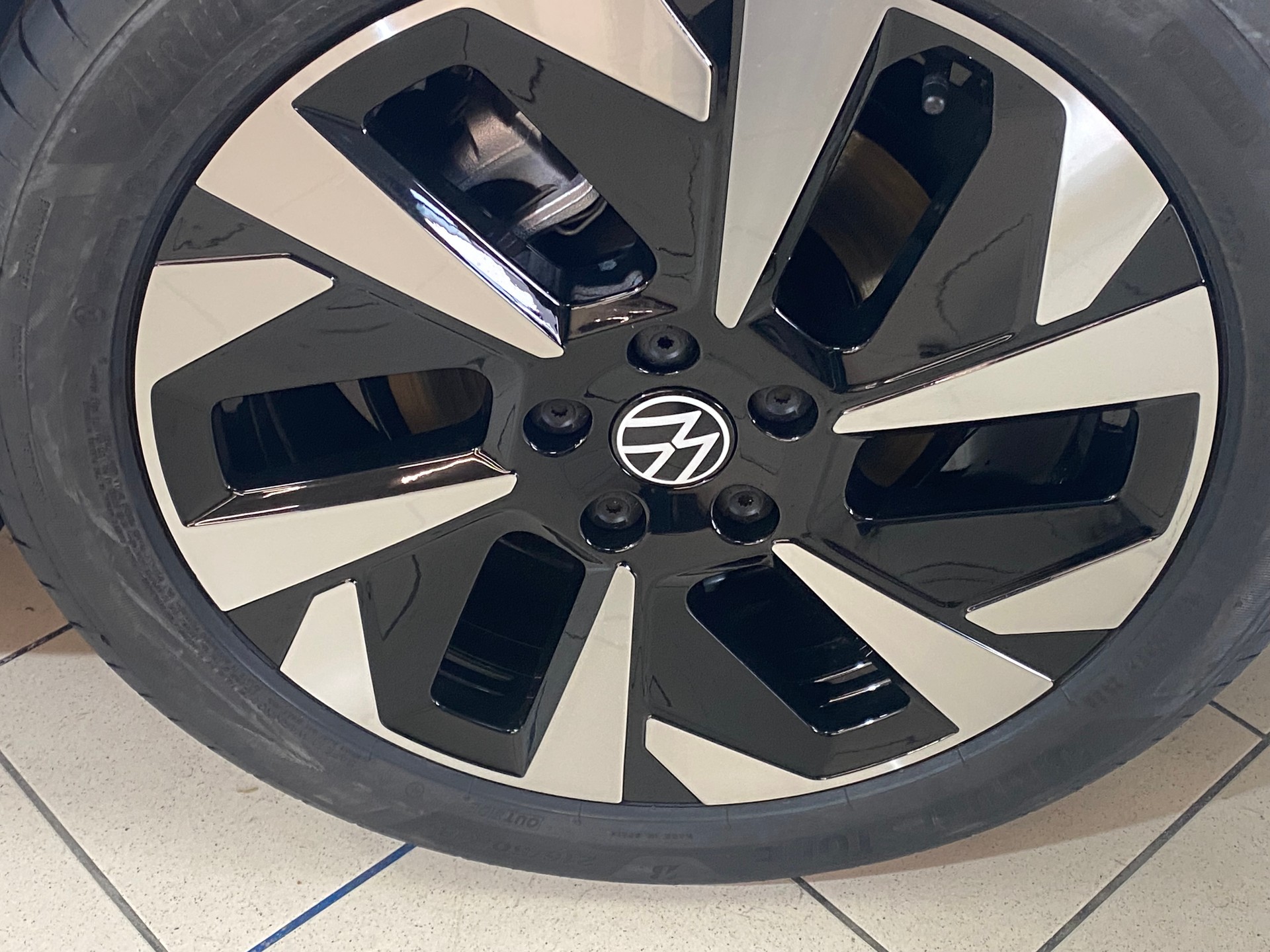 VW ID.Polo 52 kWh Life Edition One-image-4