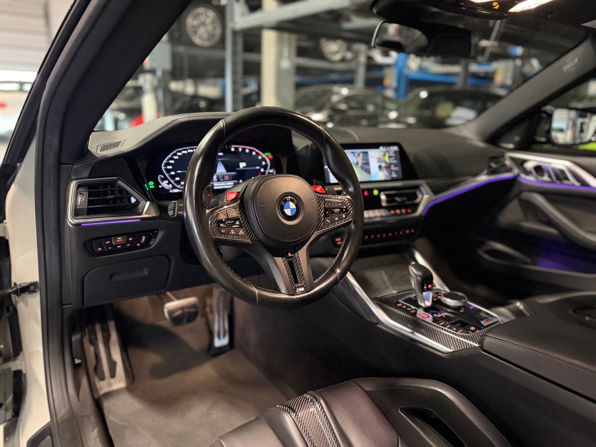 BMW M4 Coupé Competition *Individual - CH VHC*-image-7