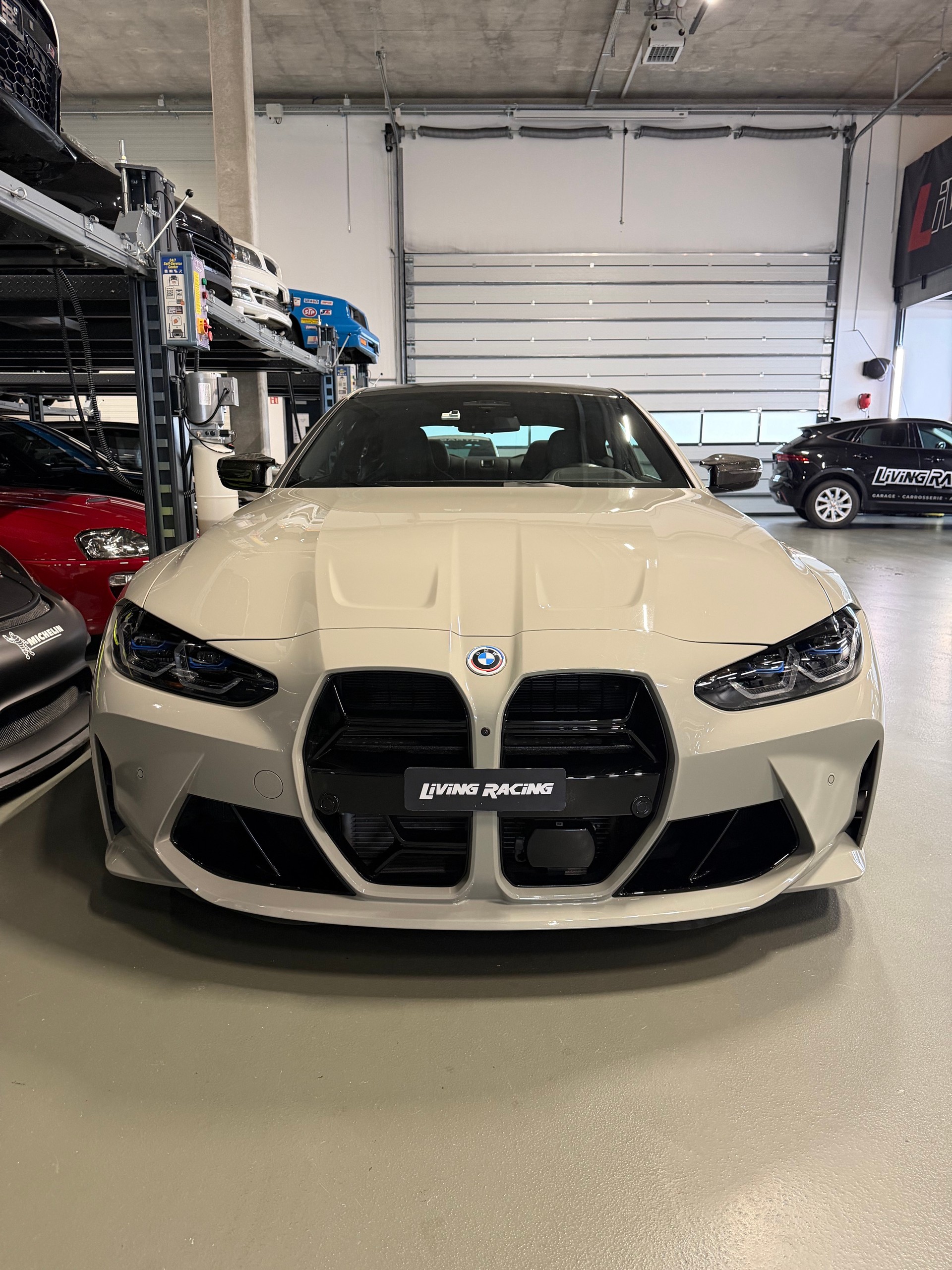 BMW M4 Coupé Competition *Individual - CH VHC*-image-4