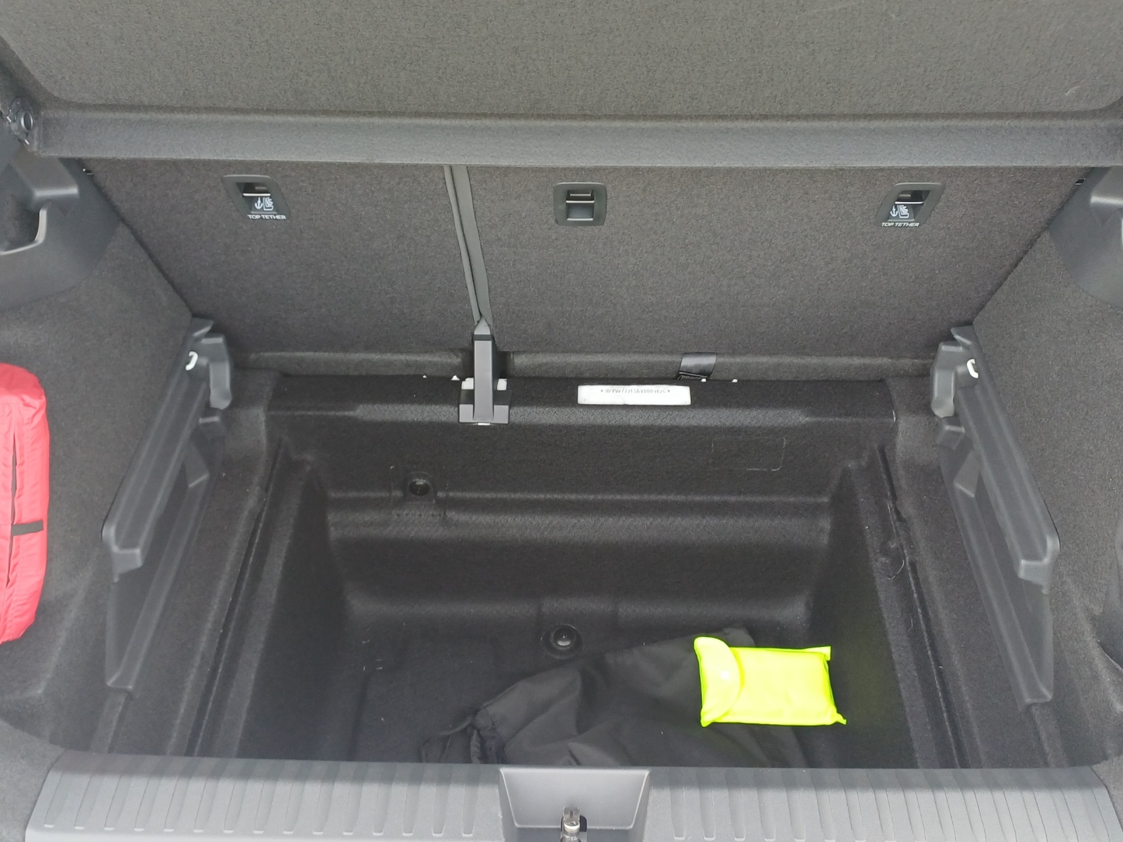 VW ID.Polo 52 kWh Life Edition One-image-13