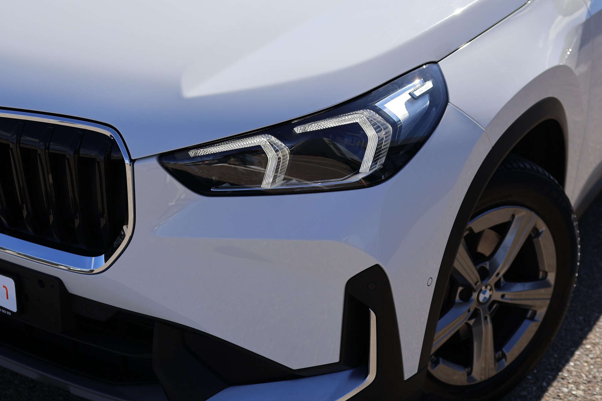 BMW X1 20d xDrive * GARANTIE INKLUSIVE * ANHÄNGERKUPPLUNG * PACK INNOVATION * 360° KAMERA *-image-1