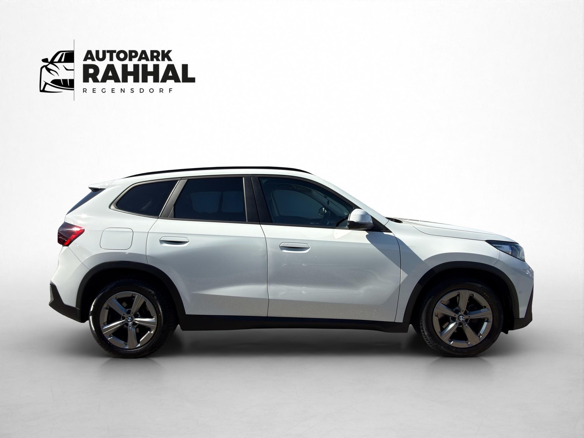 BMW X1 20d xDrive * GARANTIE INKLUSIVE * ANHÄNGERKUPPLUNG * PACK INNOVATION * 360° KAMERA *-image-4