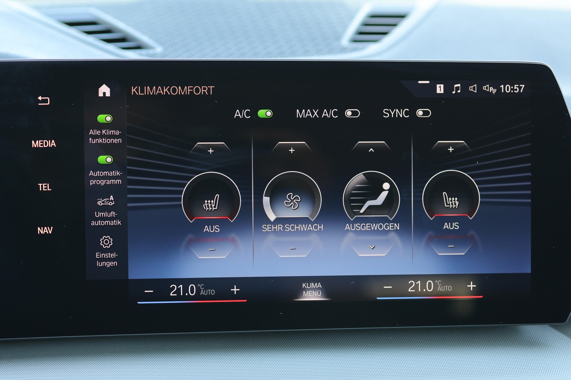 BMW X1 20d xDrive * GARANTIE INKLUSIVE * ANHÄNGERKUPPLUNG * PACK INNOVATION * 360° KAMERA *-image-22