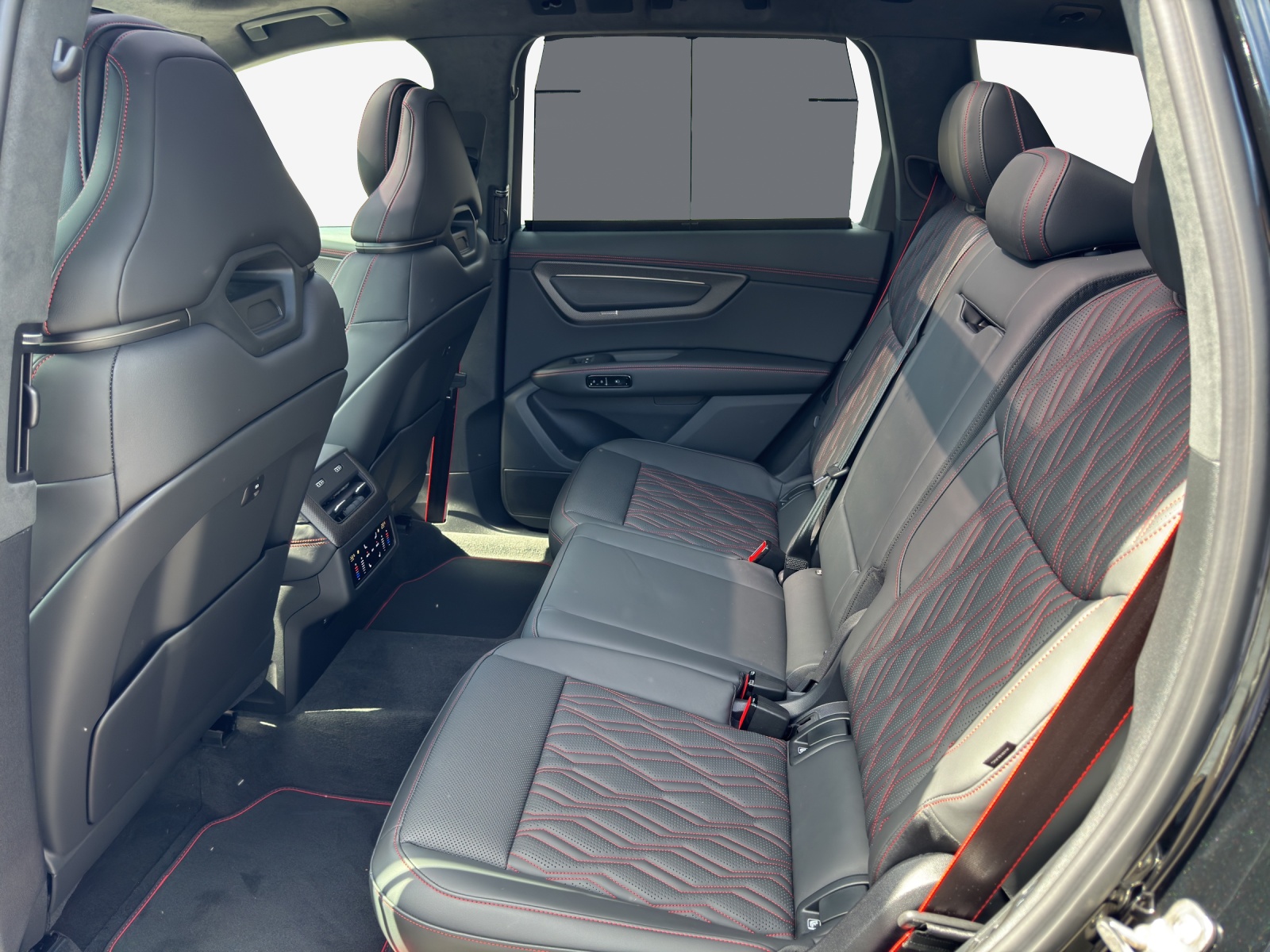AUDI Q7 SUV TDI quattro 220 kW-image-11