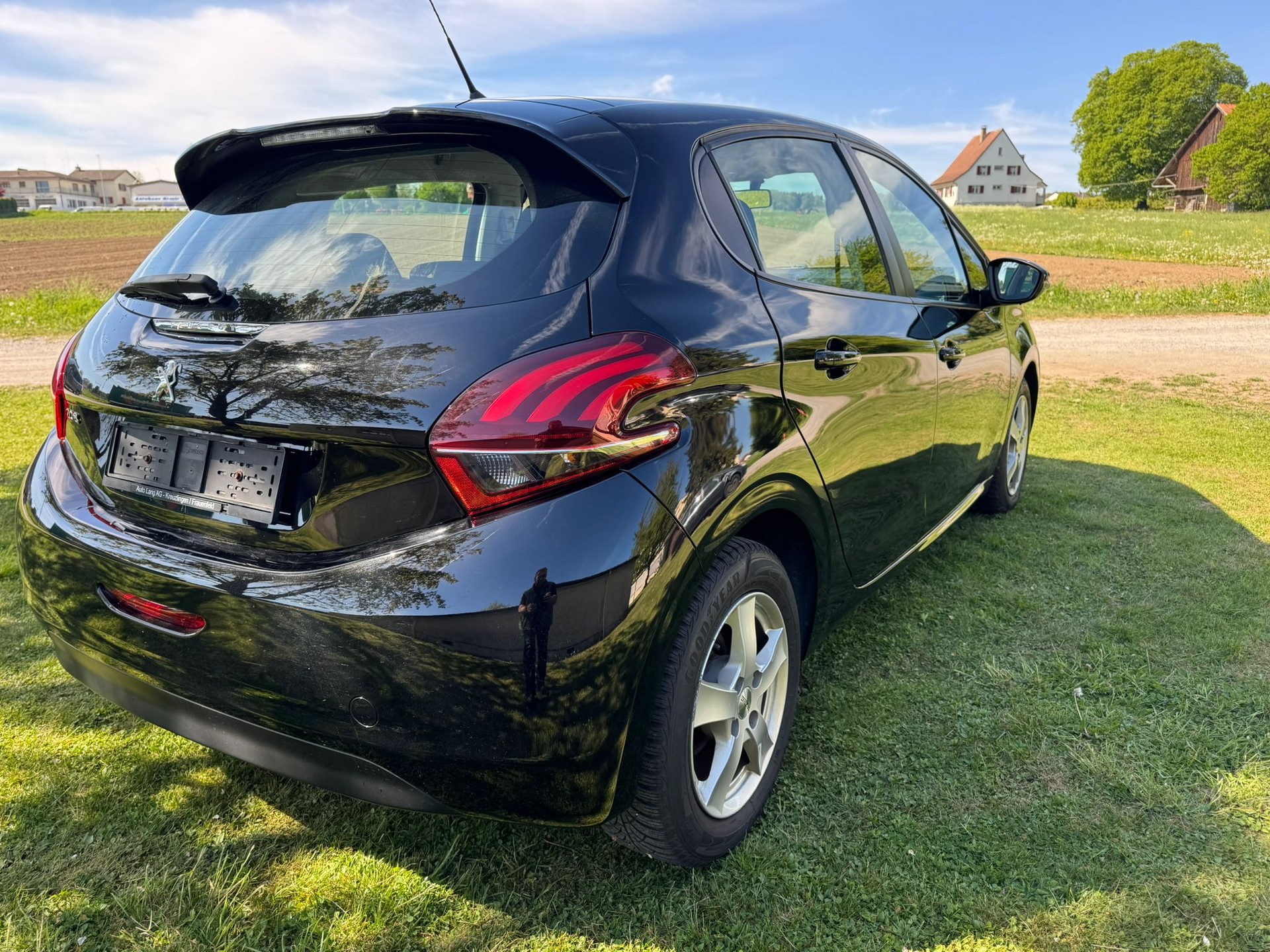 PEUGEOT 208 1.6 BlueHDi Active-image-7