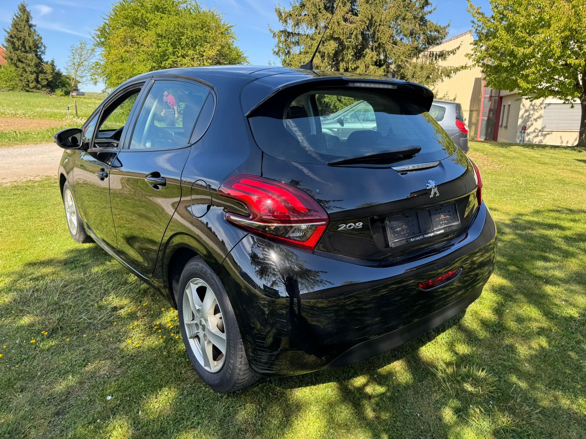 PEUGEOT 208 1.6 BlueHDi Active-image-4