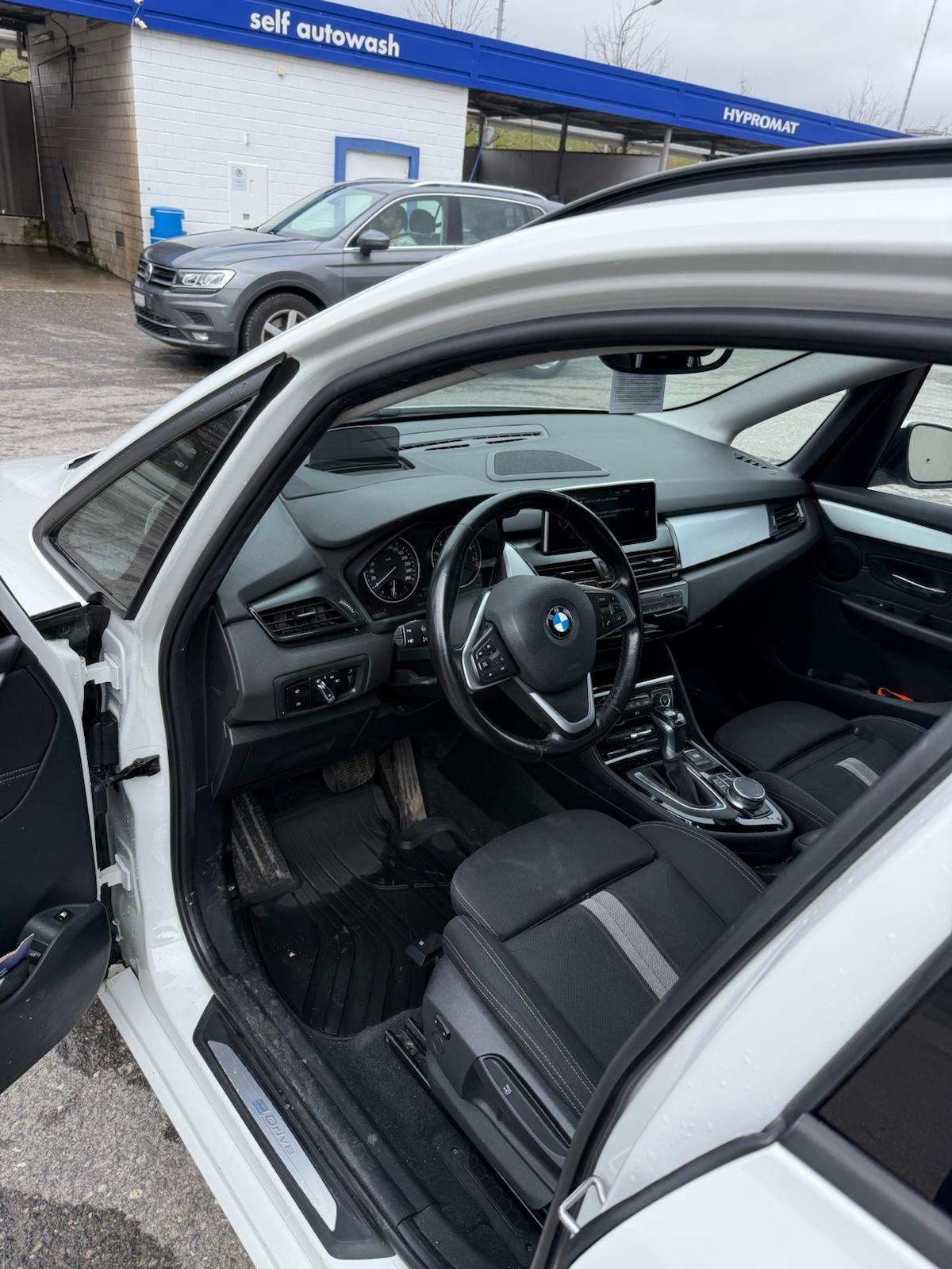 BMW 225xe-image-4