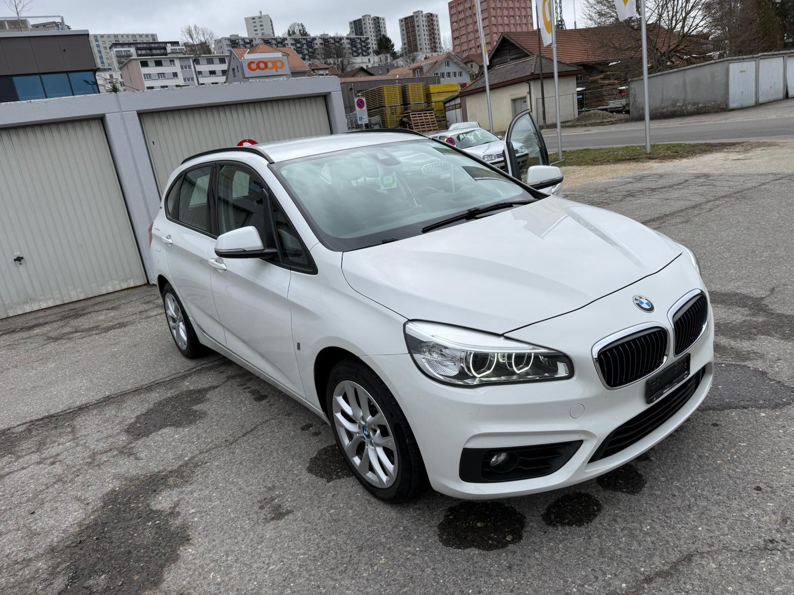 BMW 225xe-image-0