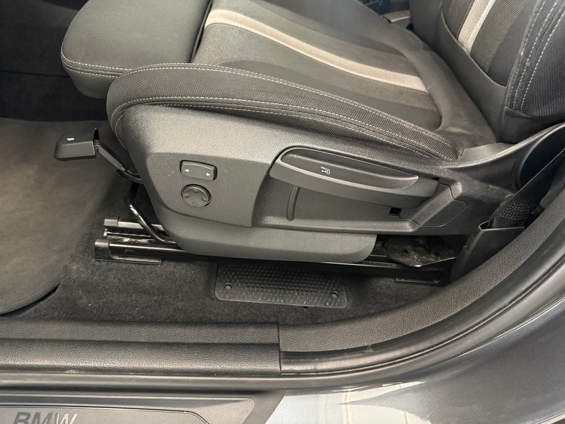 BMW 218d xDrive Gran Tourer Steptronic-image-8