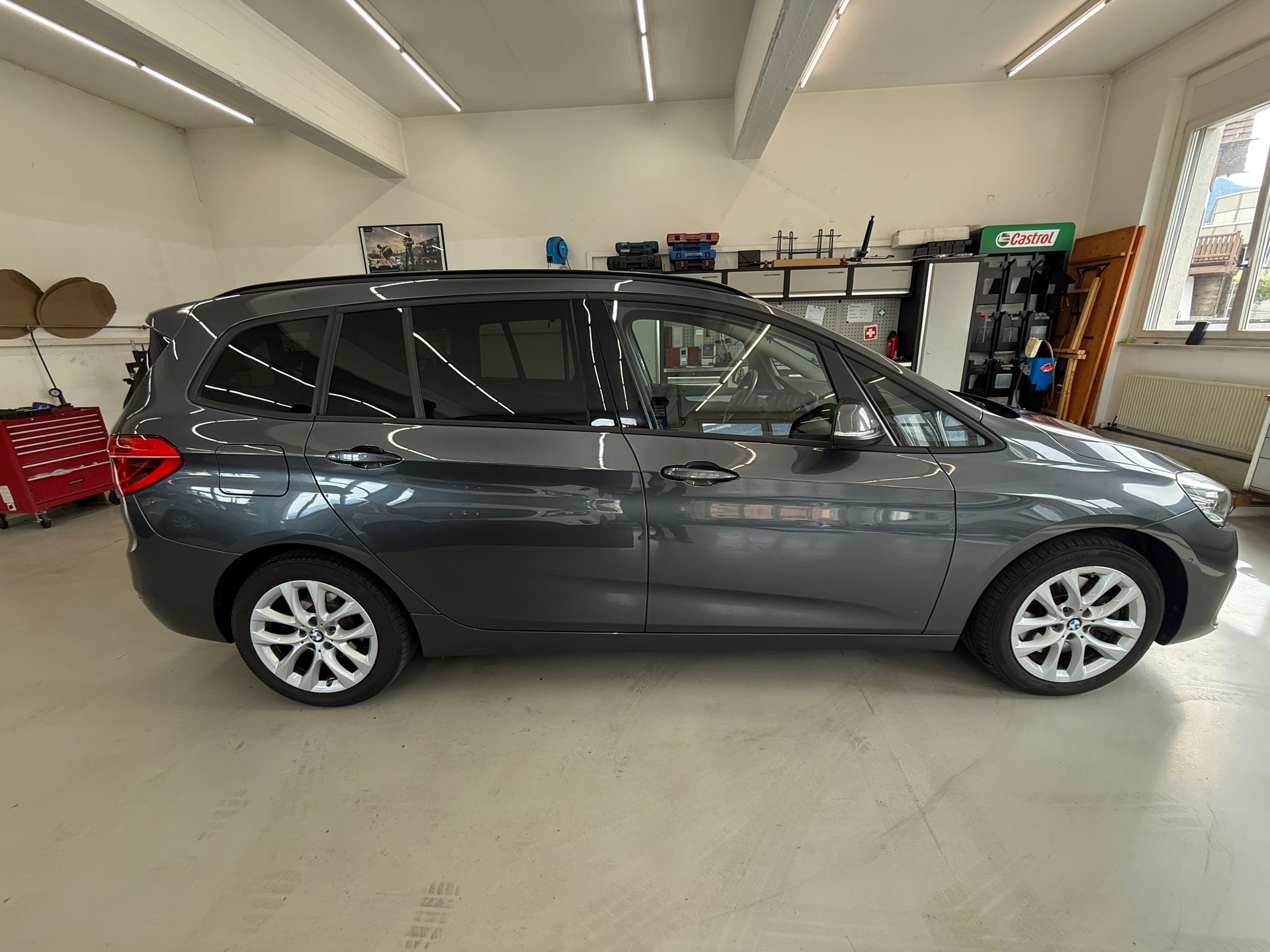 BMW 218d xDrive Gran Tourer Steptronic-image-0