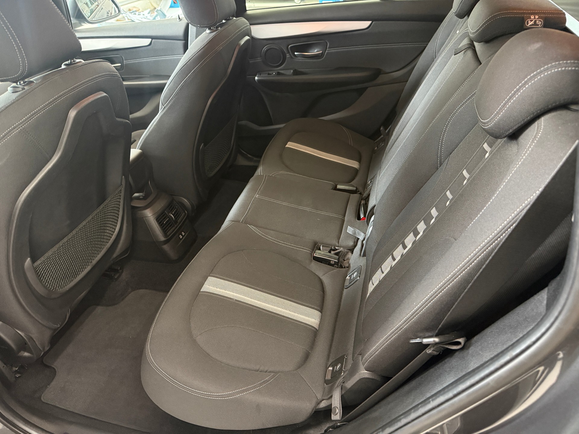 BMW 218d xDrive Gran Tourer Steptronic-image-5