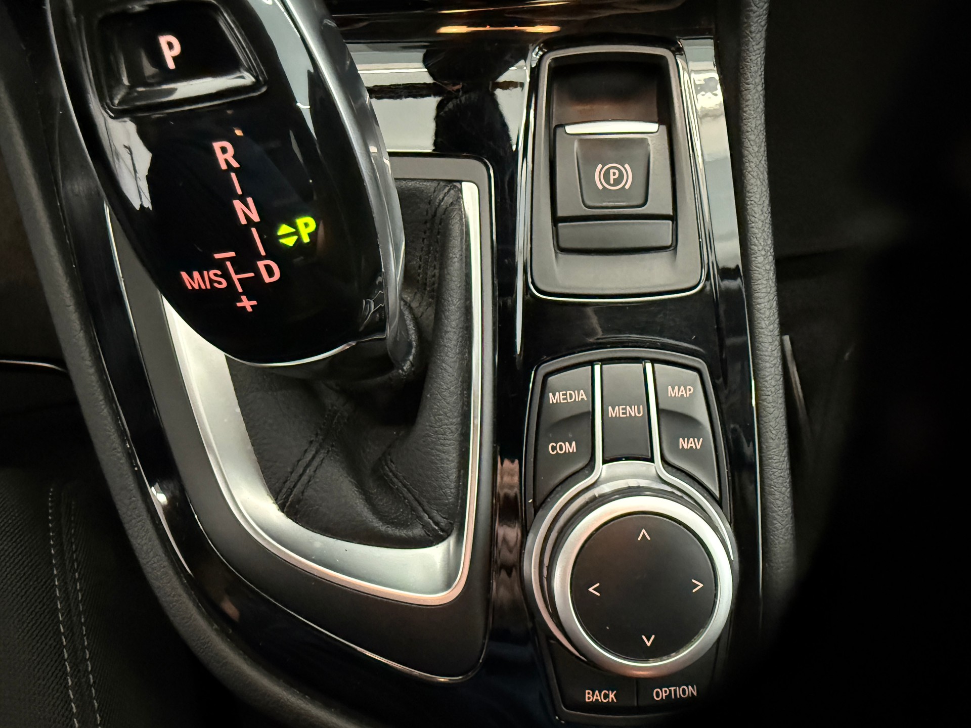 BMW 218d xDrive Gran Tourer Steptronic-image-11