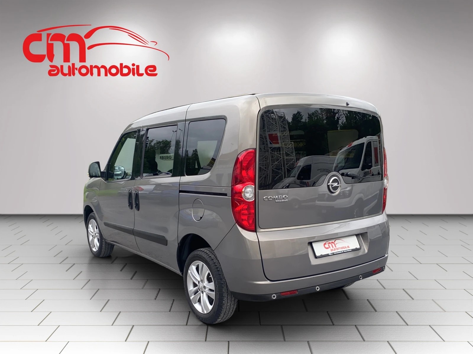 OPEL Combo 1.4 Turbo Cosmo L1H1-image-1