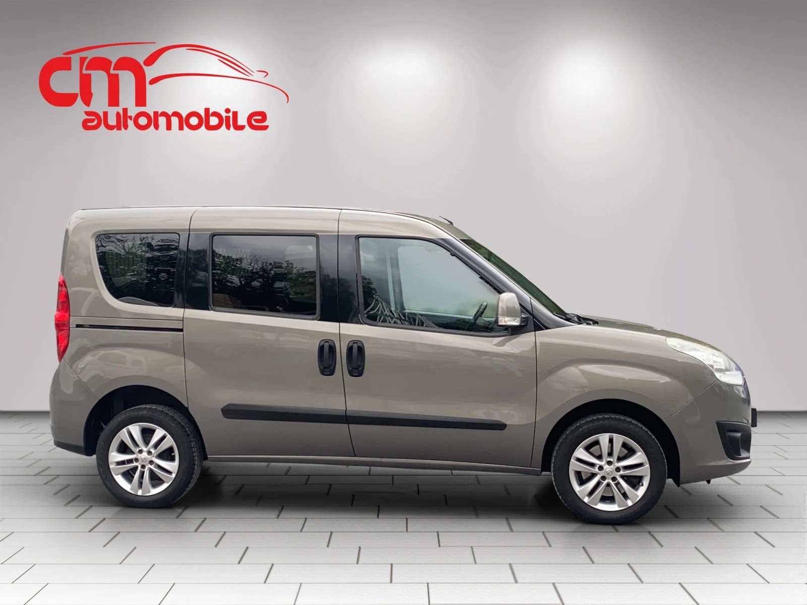 OPEL Combo 1.4 Turbo Cosmo L1H1-image-3
