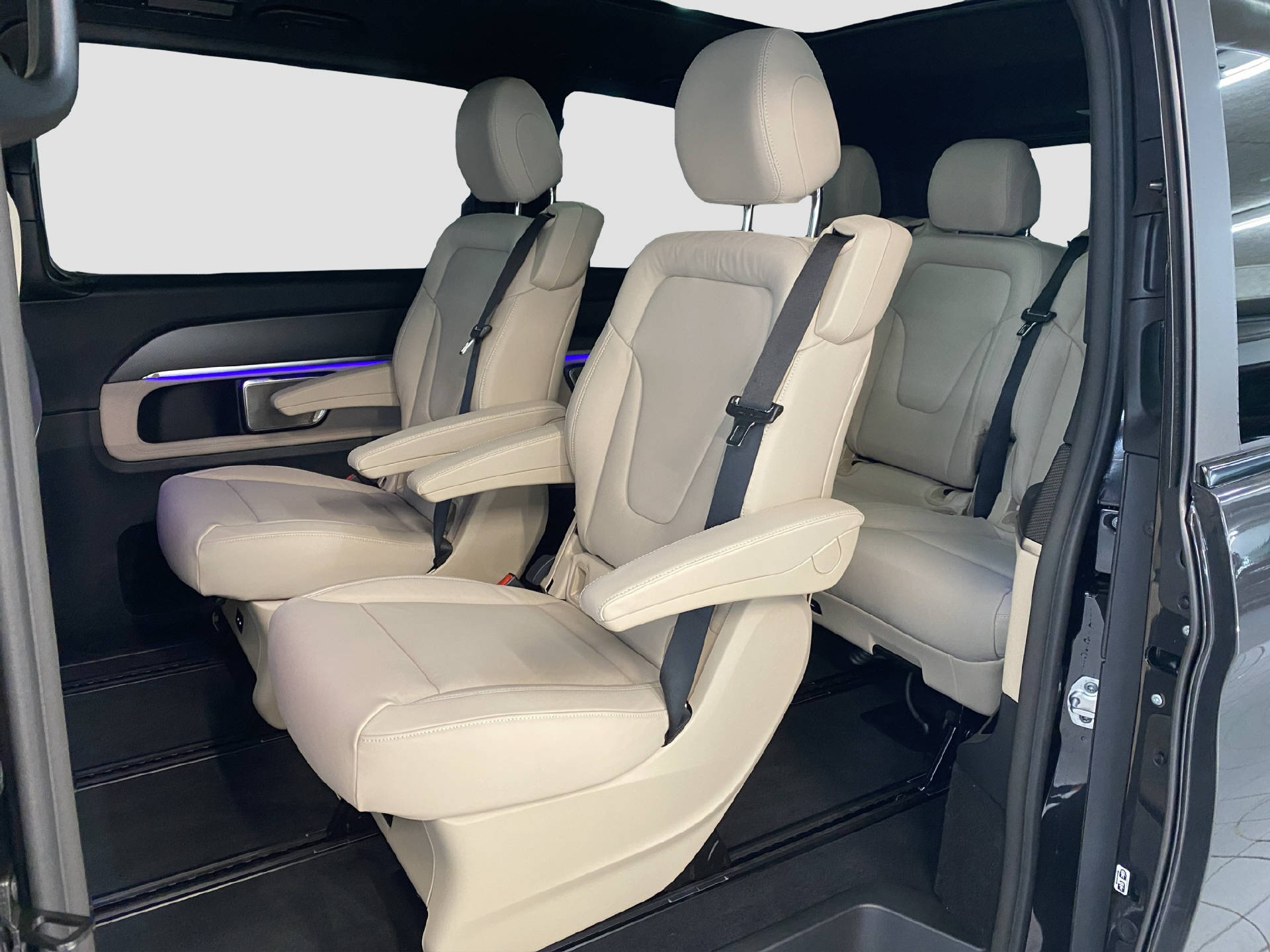 MERCEDES-BENZ V 300 d Exclusive Swiss Edit.-image-13