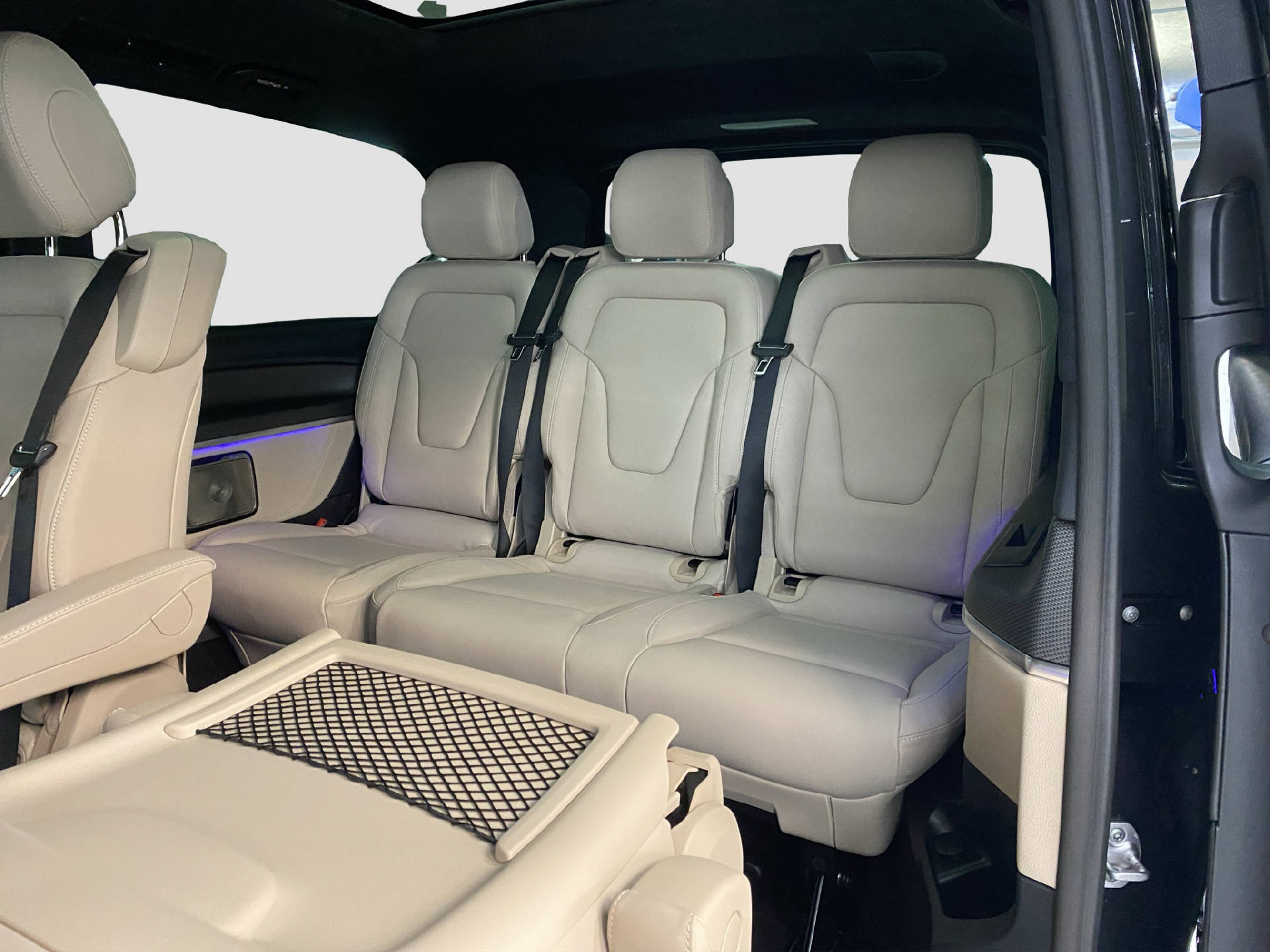 MERCEDES-BENZ V 300 d Exclusive Swiss Edit.-image-10